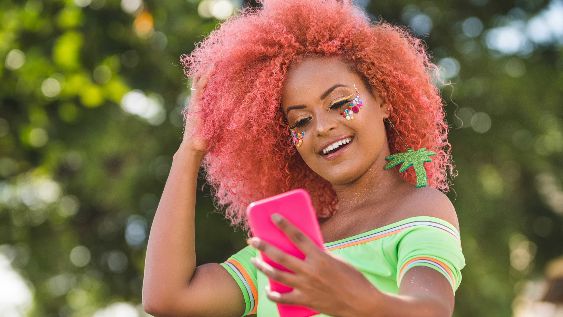 Carnaval: os cuidados que se deve ter com o celular