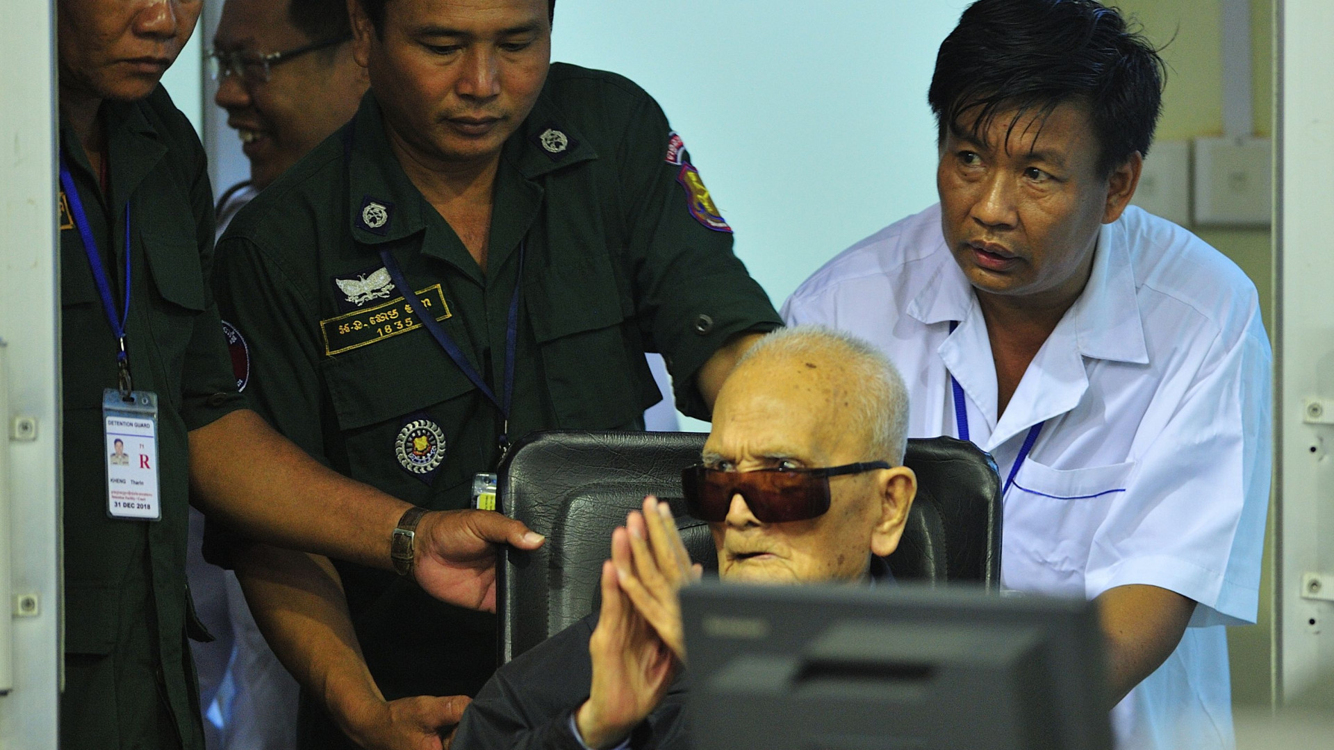 Líderes do Khmer Vermelho são condenados a prisão perpétua