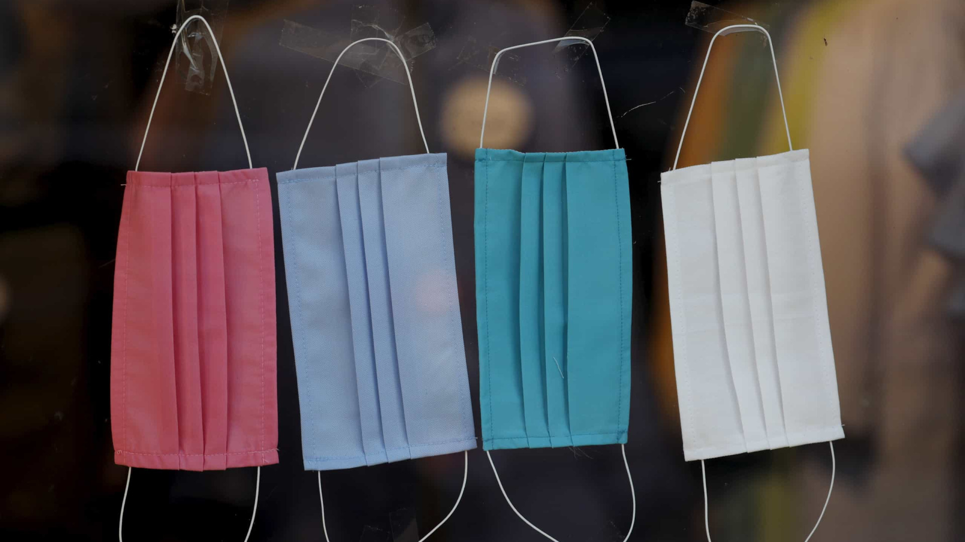 OMS aconselha uso de máscaras nas reuniões familiares de Natal