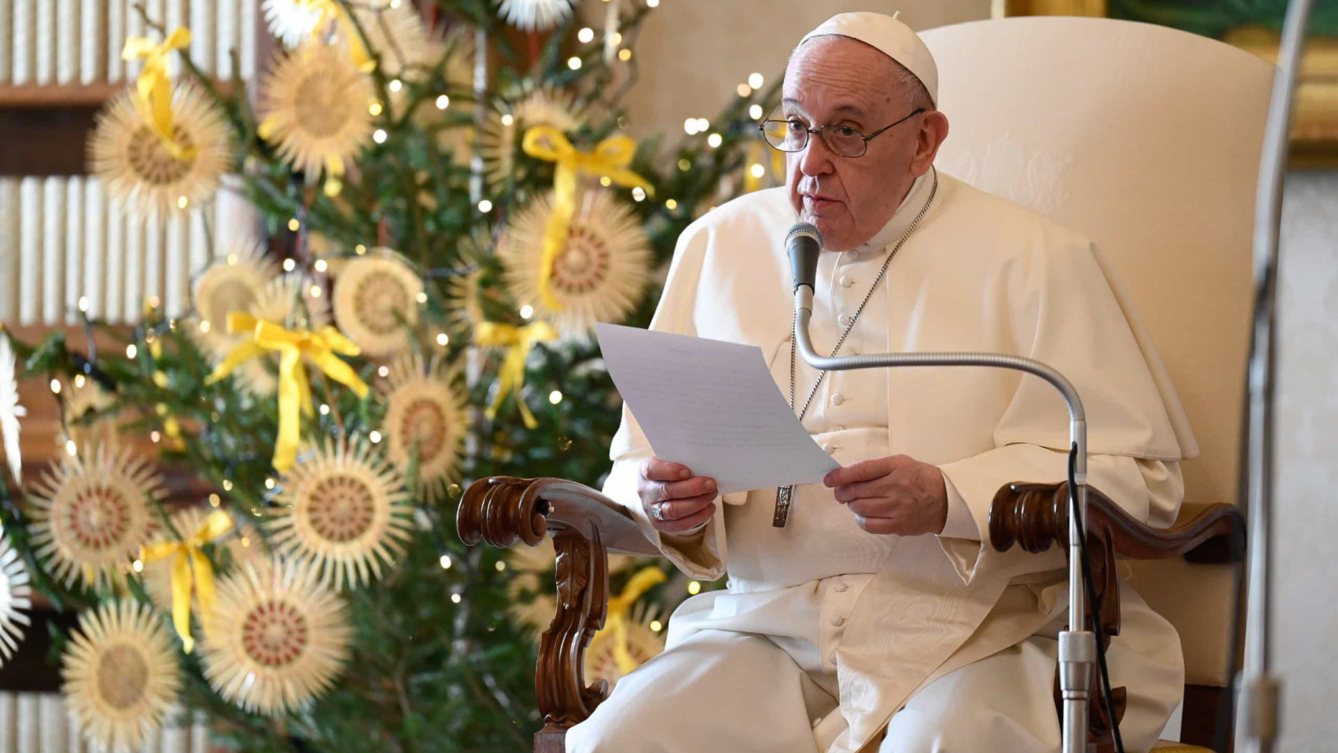Papa Francisco lamenta que consumismo tenha "sequestrado o Natal"