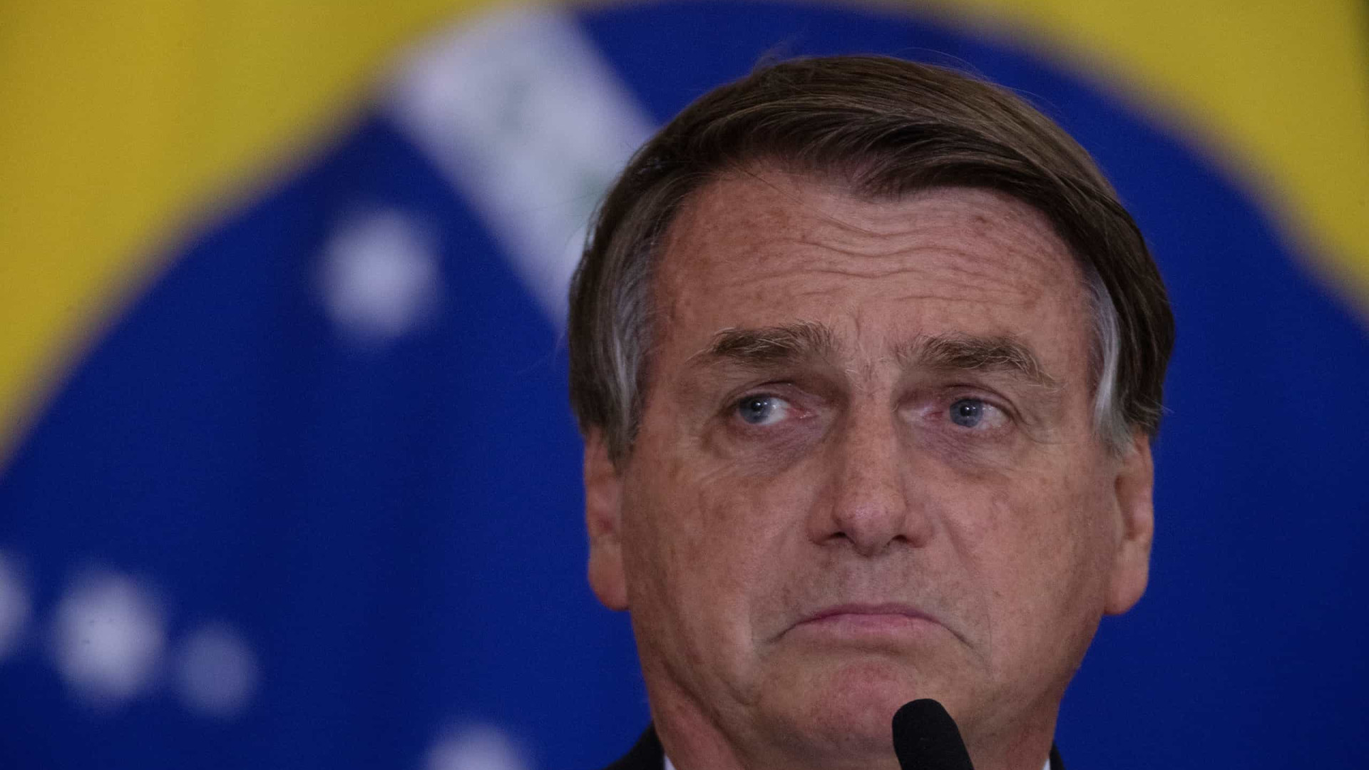 Bolsonaro se irrita com pergunta sobre os mais de 600 mil mortos