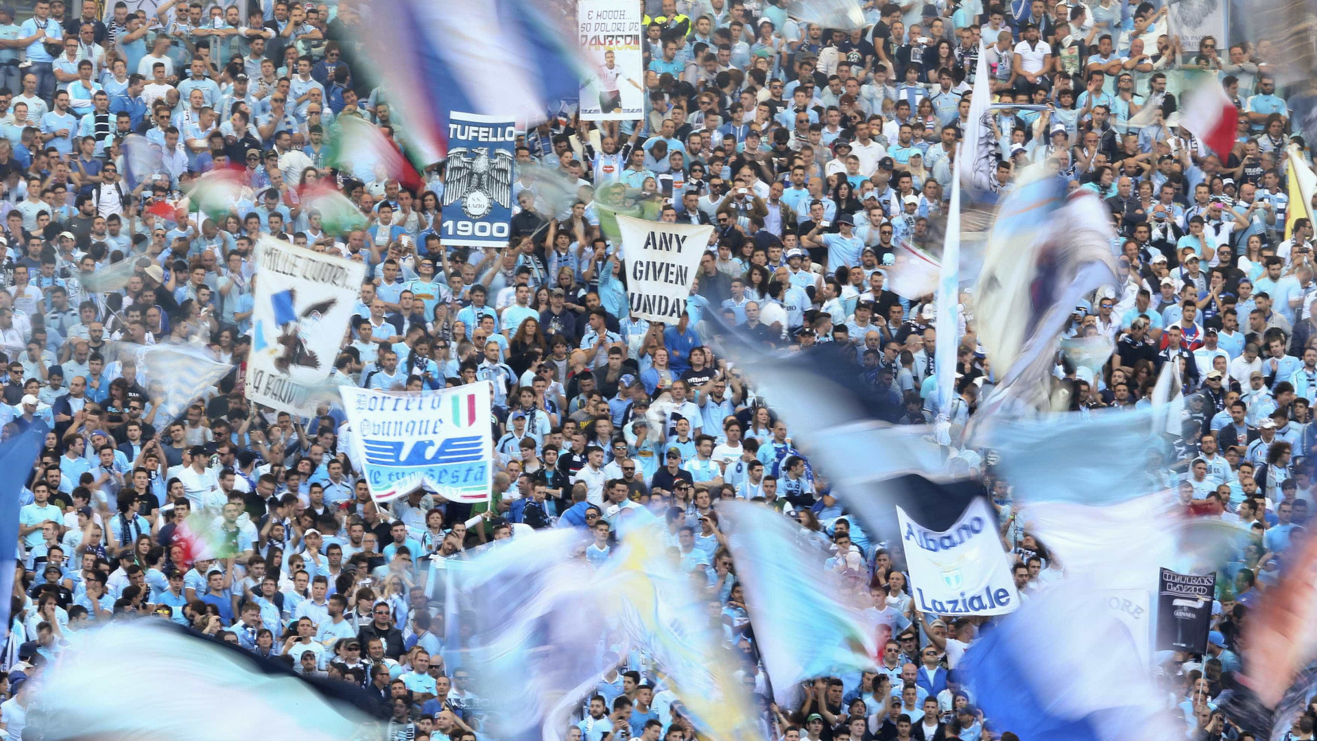 Uefa pune Lazio por comportamento racista de seus torcedores