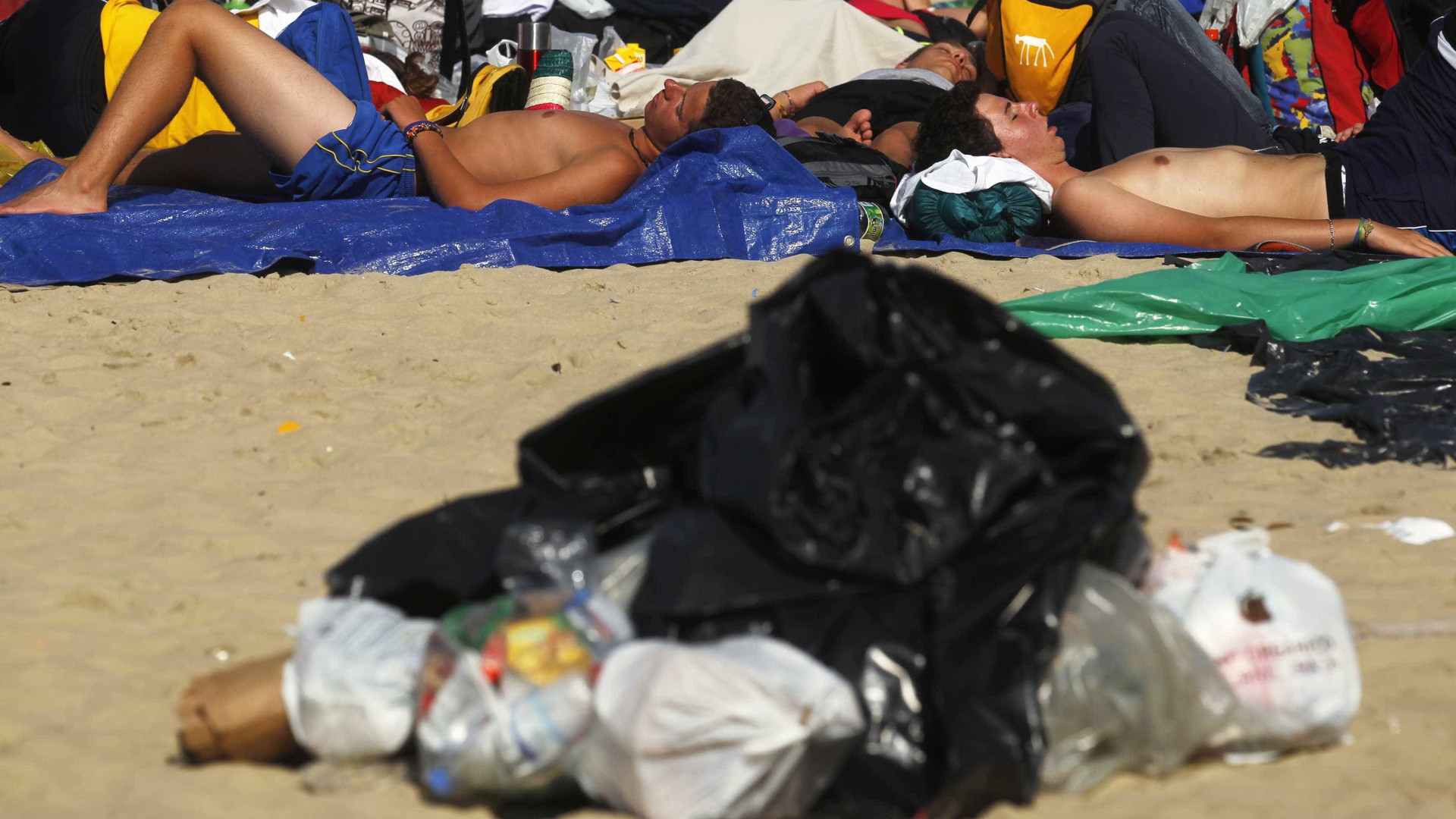Transporte de lixo no Rio deve ser normalizado na próxima semana