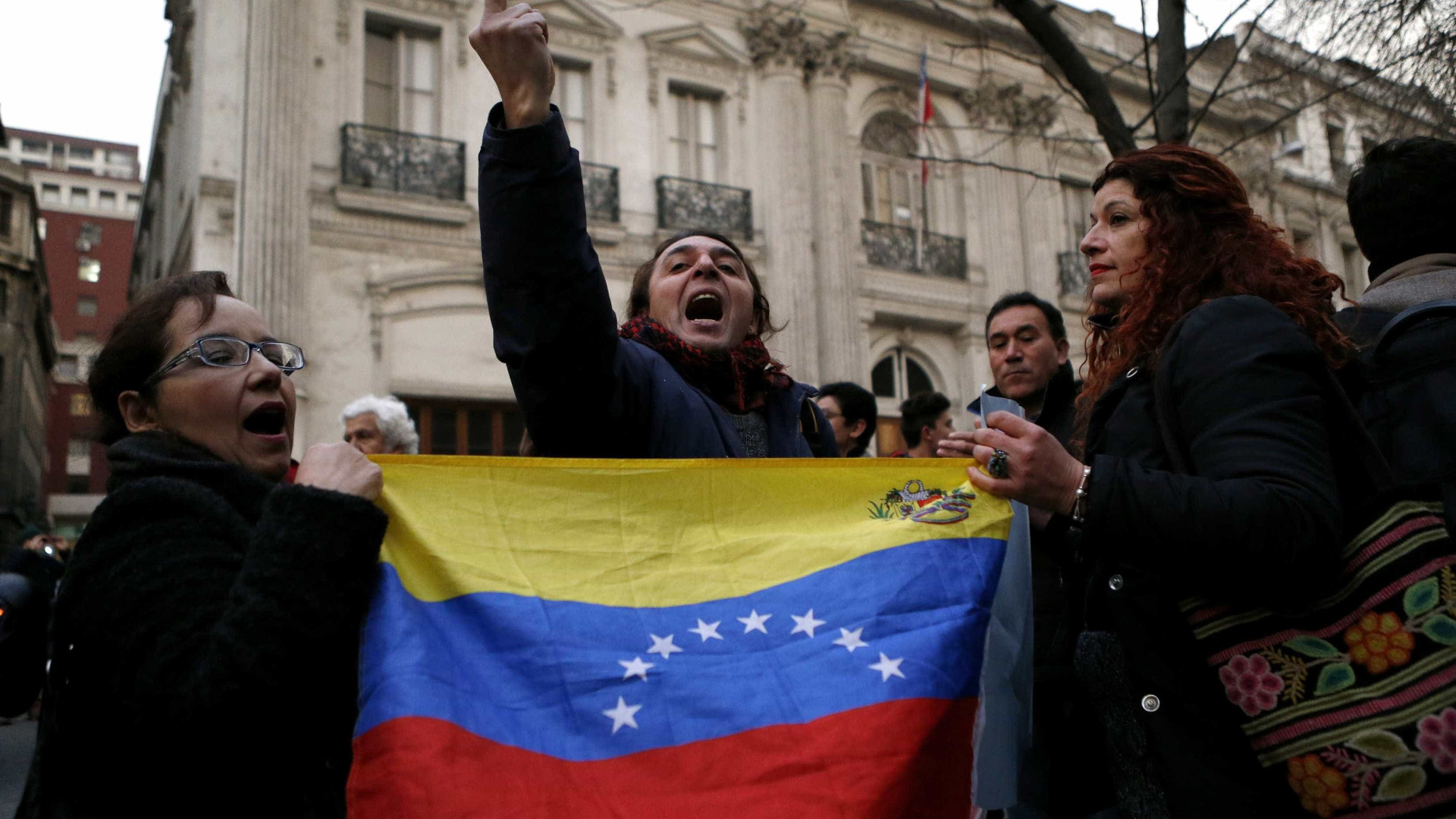 Venezuela começa a punir empresários que descumprirem lei de preços