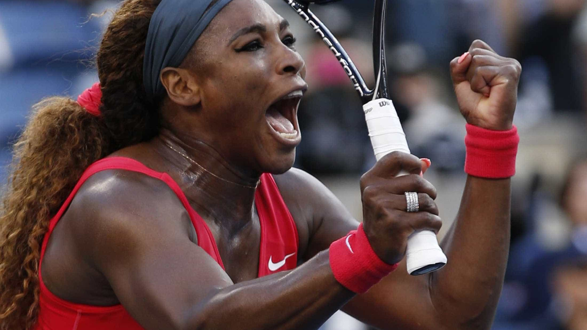 Em busca do 24º título, Serena vence e está na semifinal do US Open