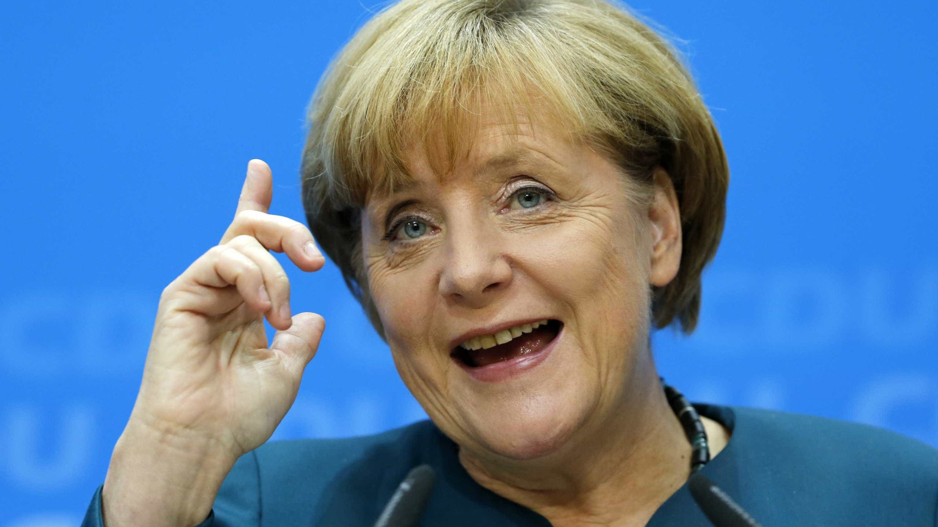 Aliado anuncia candidatura de Merkel à reeleição