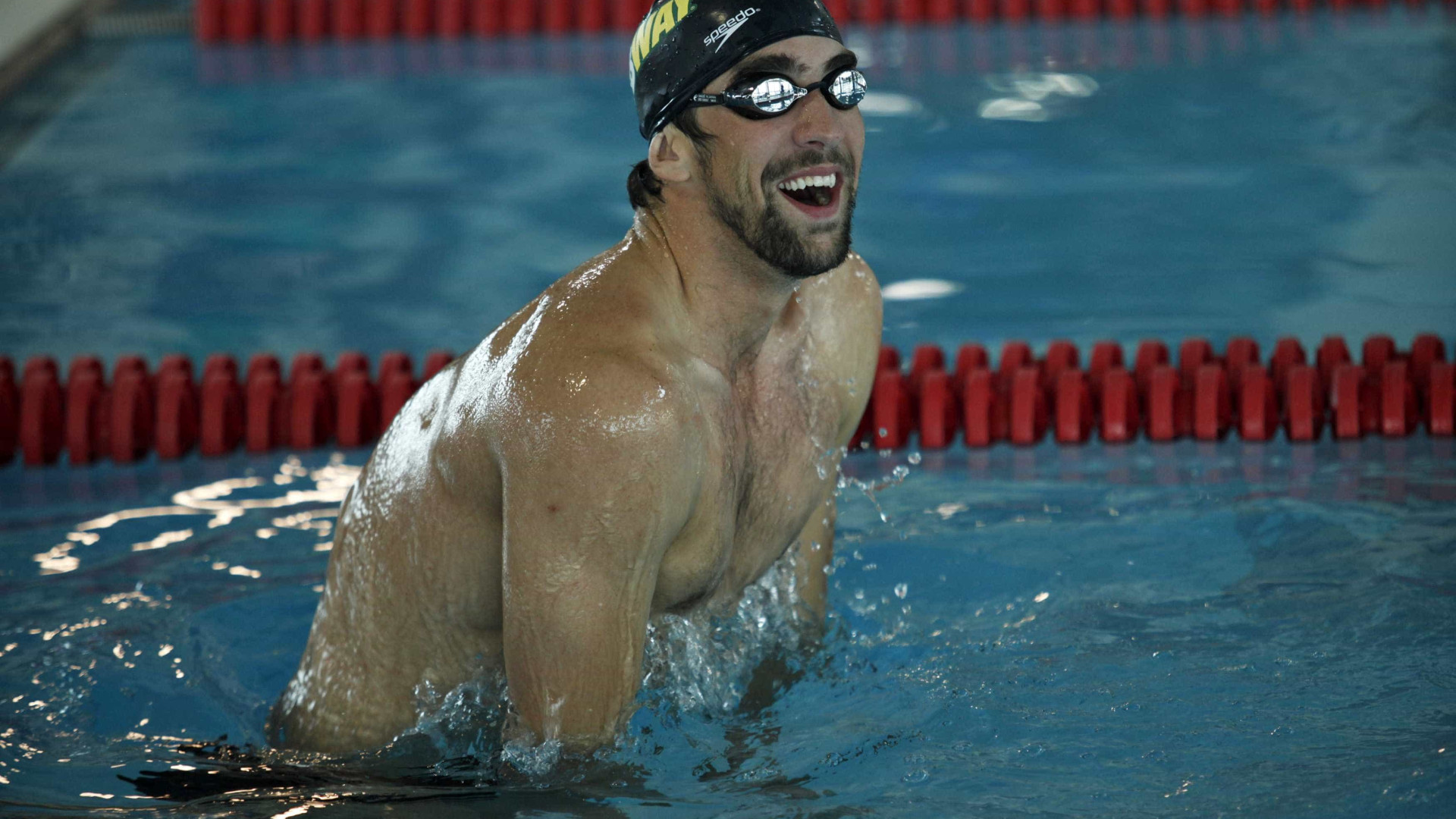 Michael Phelps fecha aposentadoria e regressa à competição