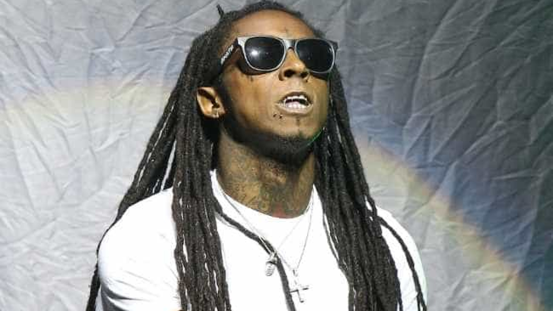 Lil Wayne é investigado após apontar fuzil para segurança em briga