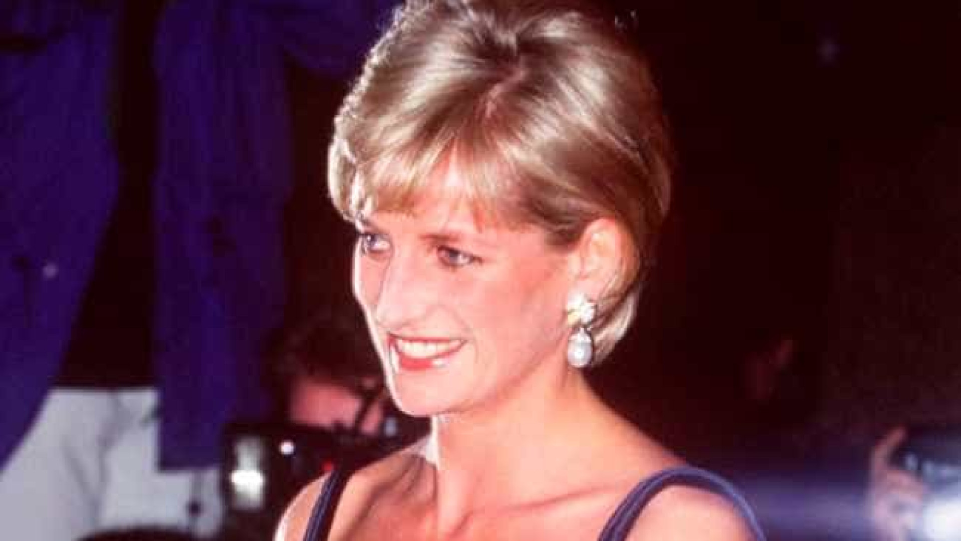 Vestidos da Princesa Diana irão a leilão em Bervely Hills