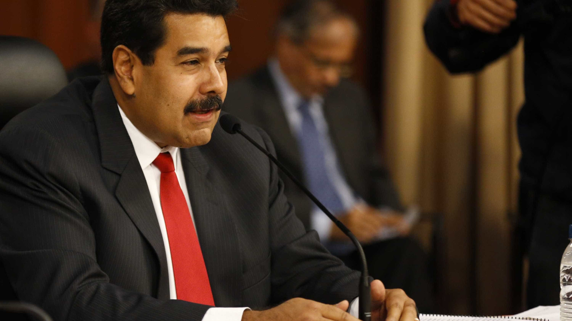 Maduro anuncia aumento na recolha de impostos
