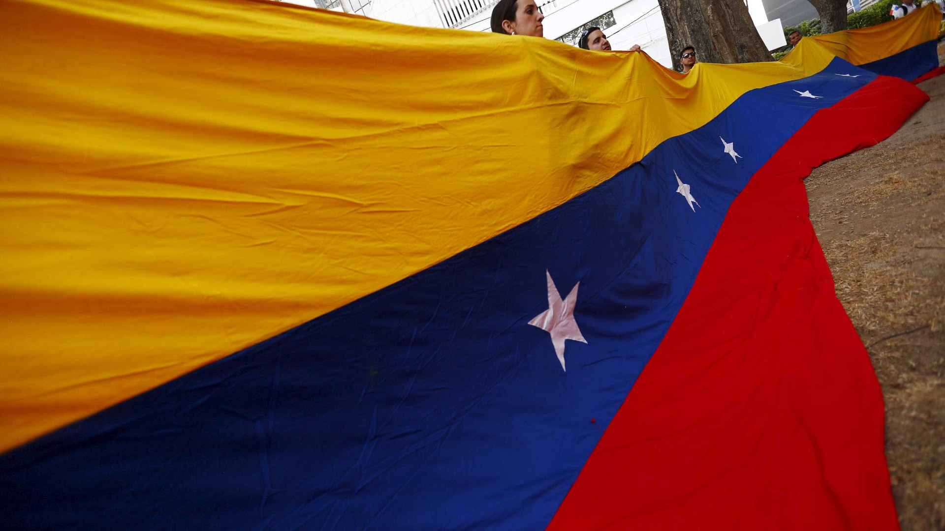 Jornalista acusado de causar apagão é libertado na Venezuela