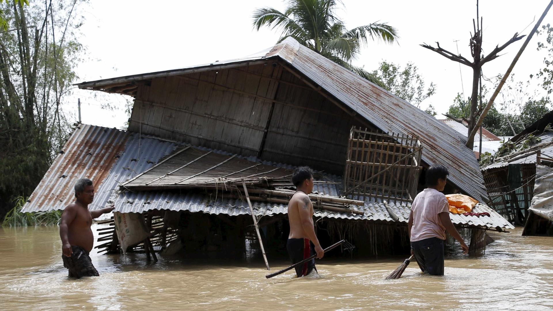 Tufão que atingiu Filipinas no Natal deixa ao menos 16 mortos