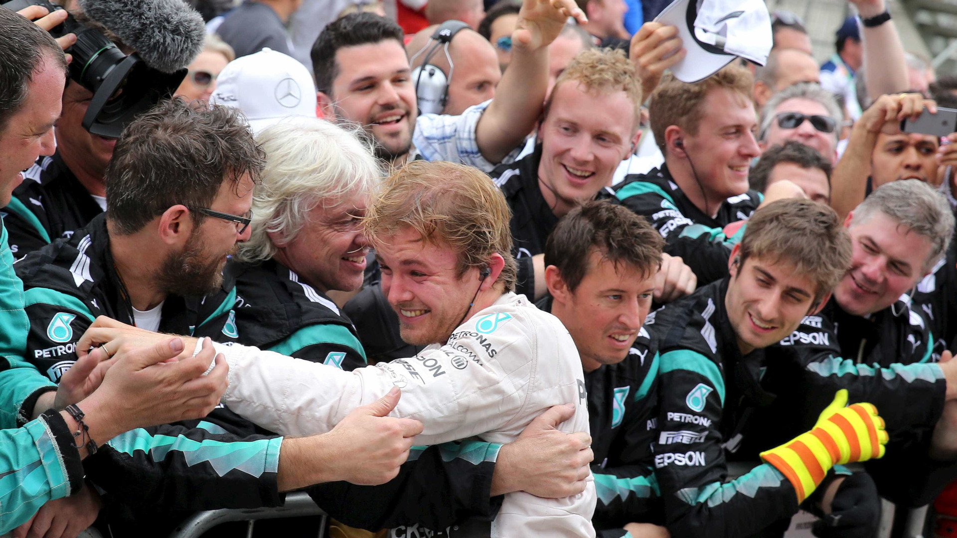 Rosberg volta a vencer no Brasil e garante vice-campeonato mundial
