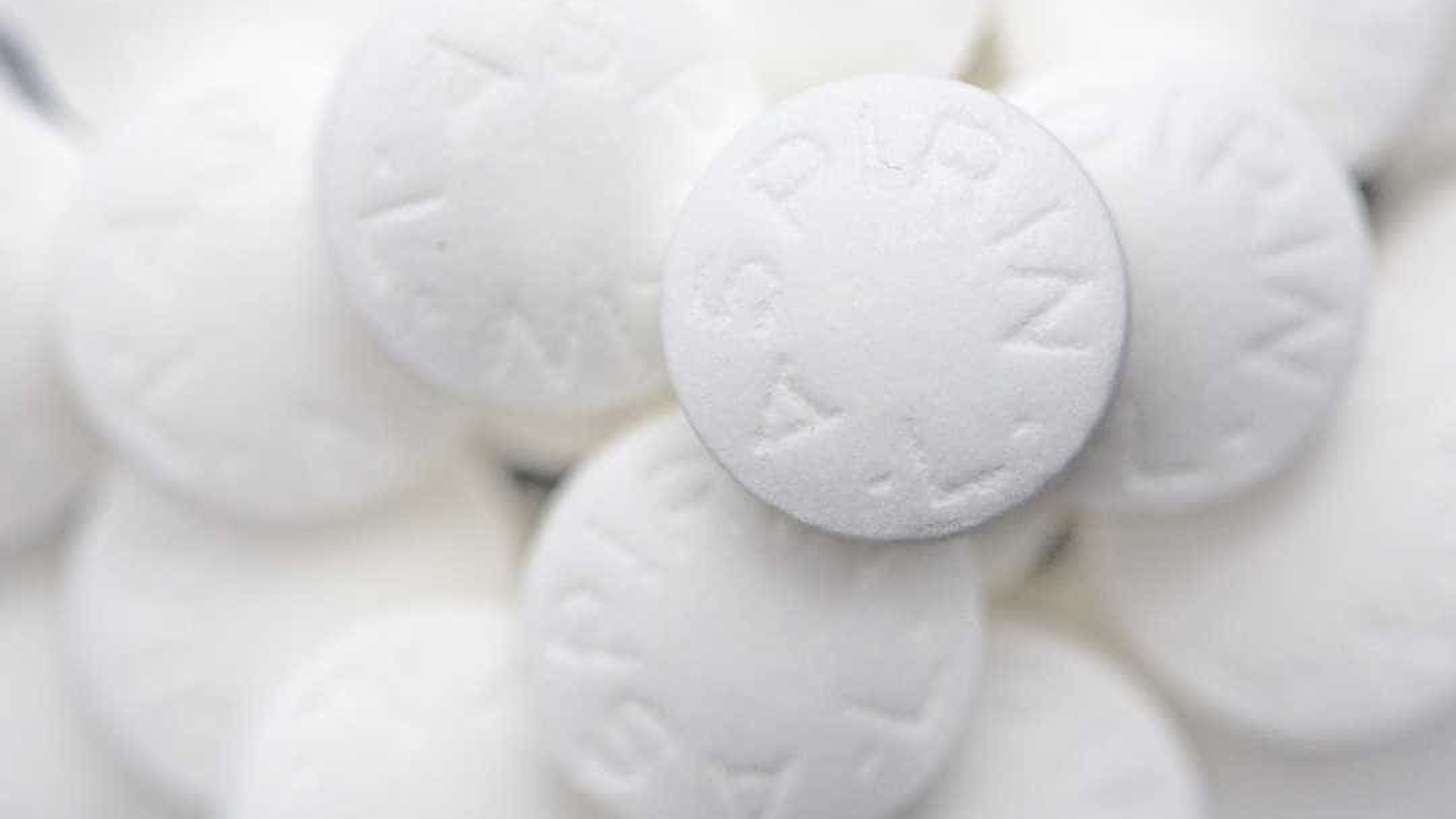 Tomar aspirina a cada três dias reduz risco
de infarto, aponta pesquisa