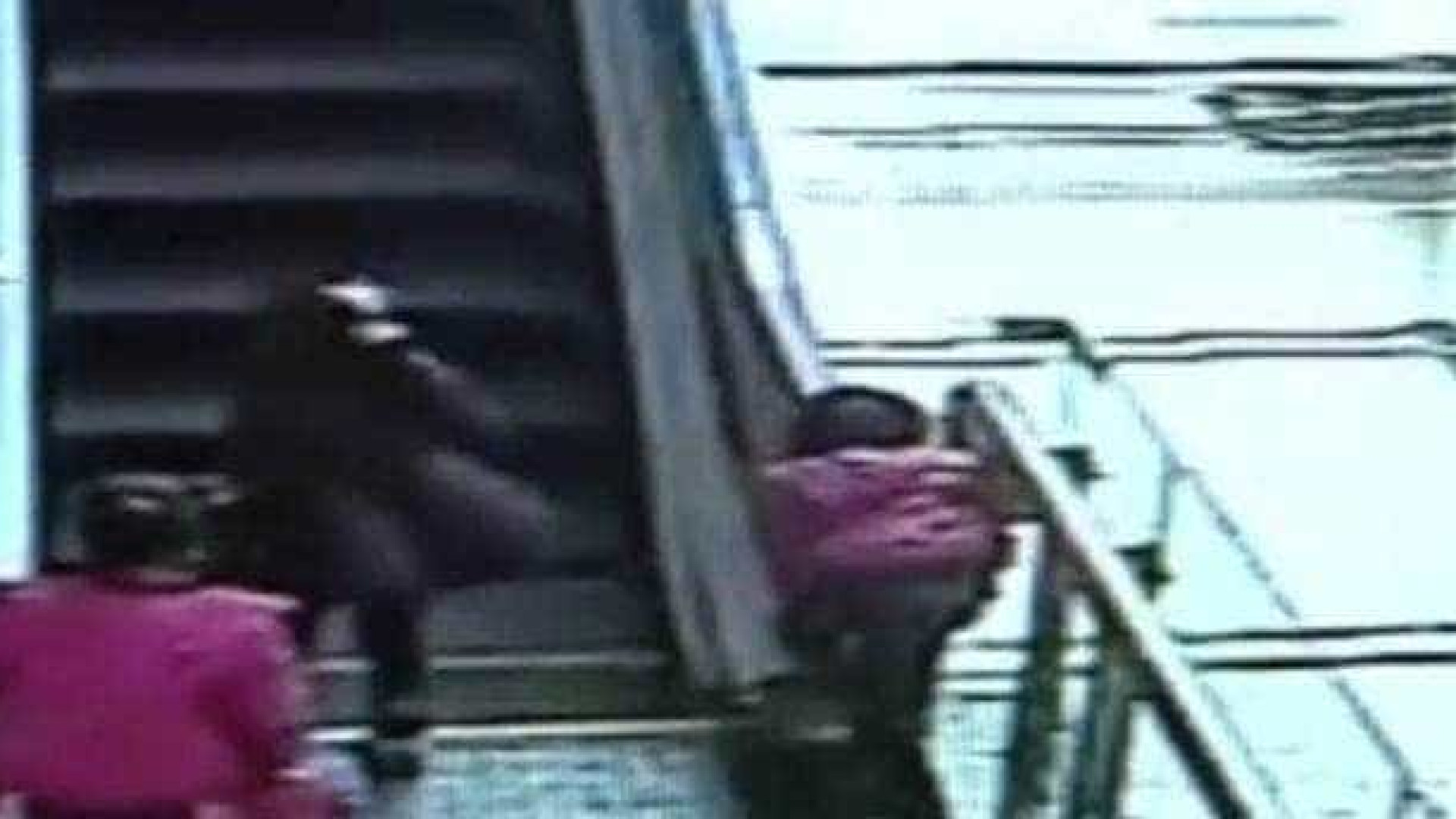 Criança morre após cair de escada rolante na China