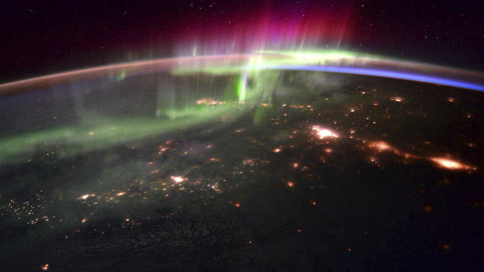 A aurora boreal vista do Espaço