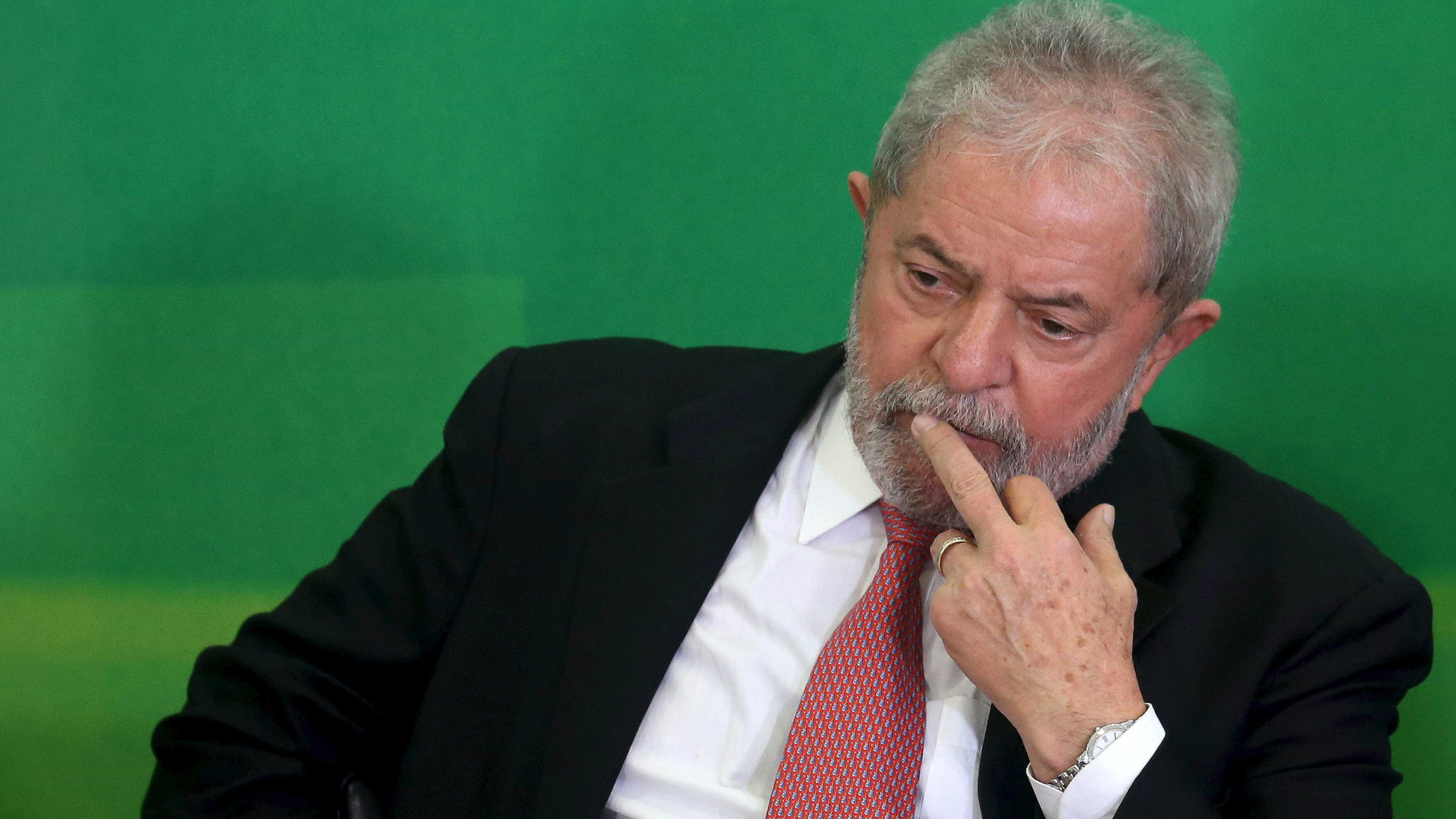 Lula se irrita com articulação entre petistas e PSOL
