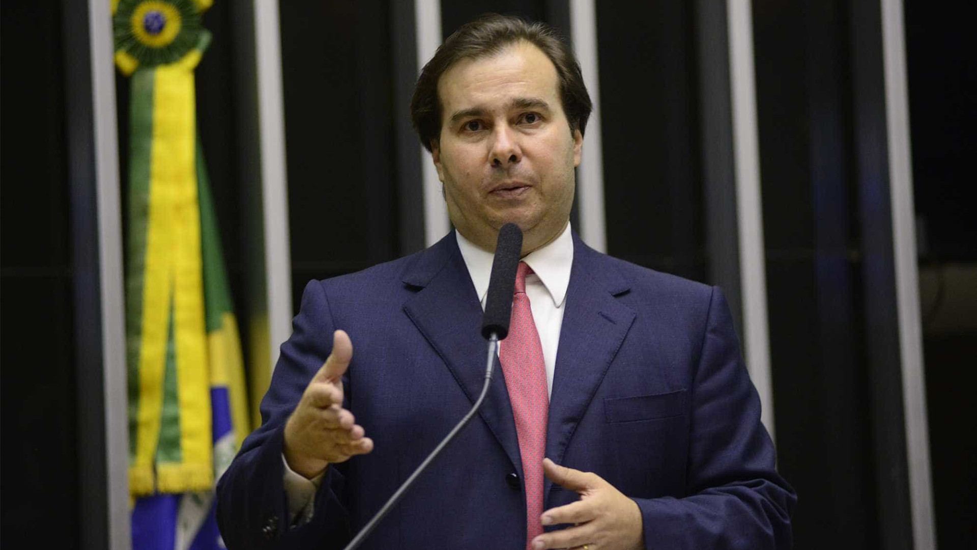 Maia admite adiar votação da cassação 
de Cunha se não houver quorum