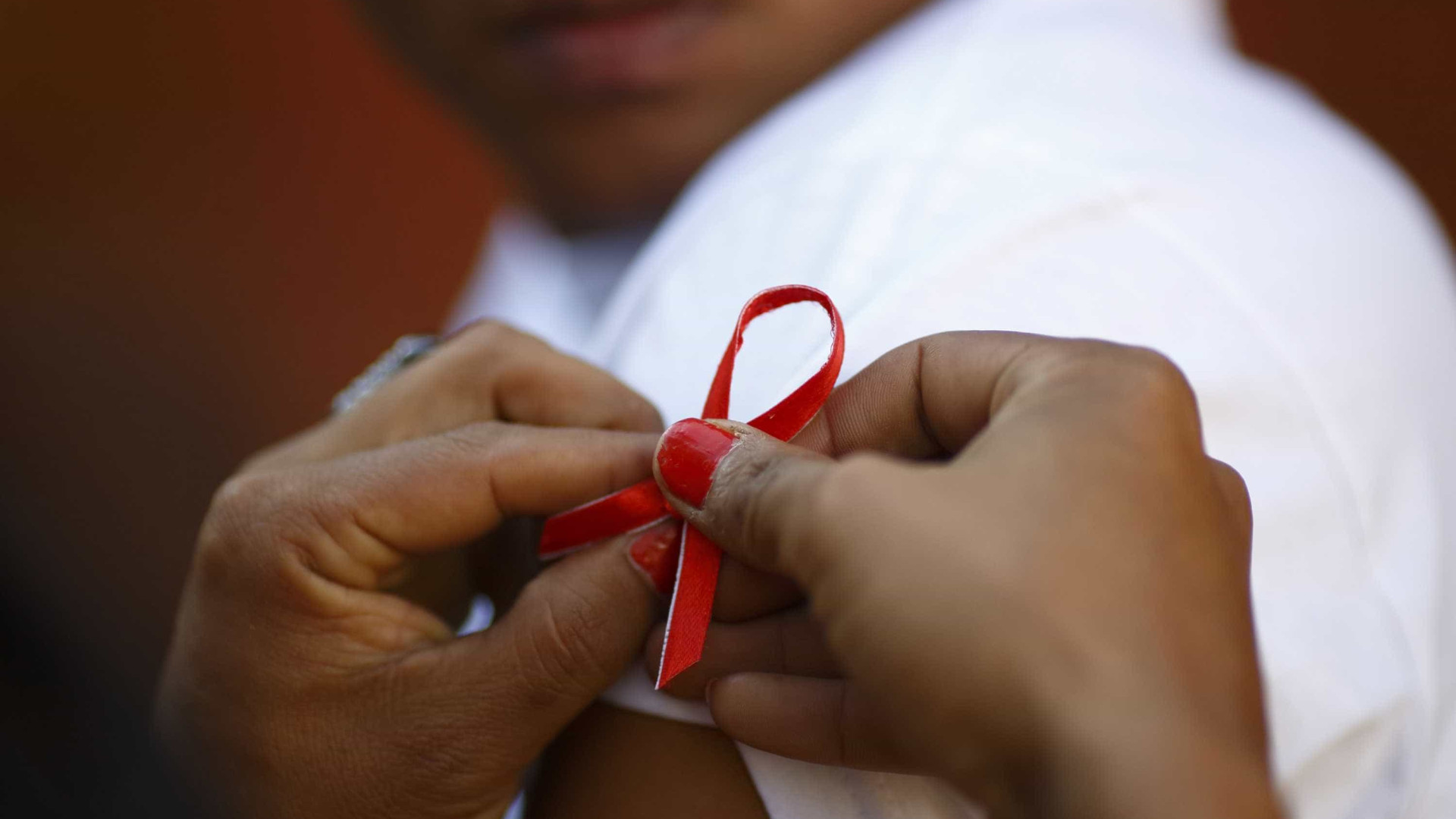 Cientistas criam estratégia 
para impedir reprodução do HIV