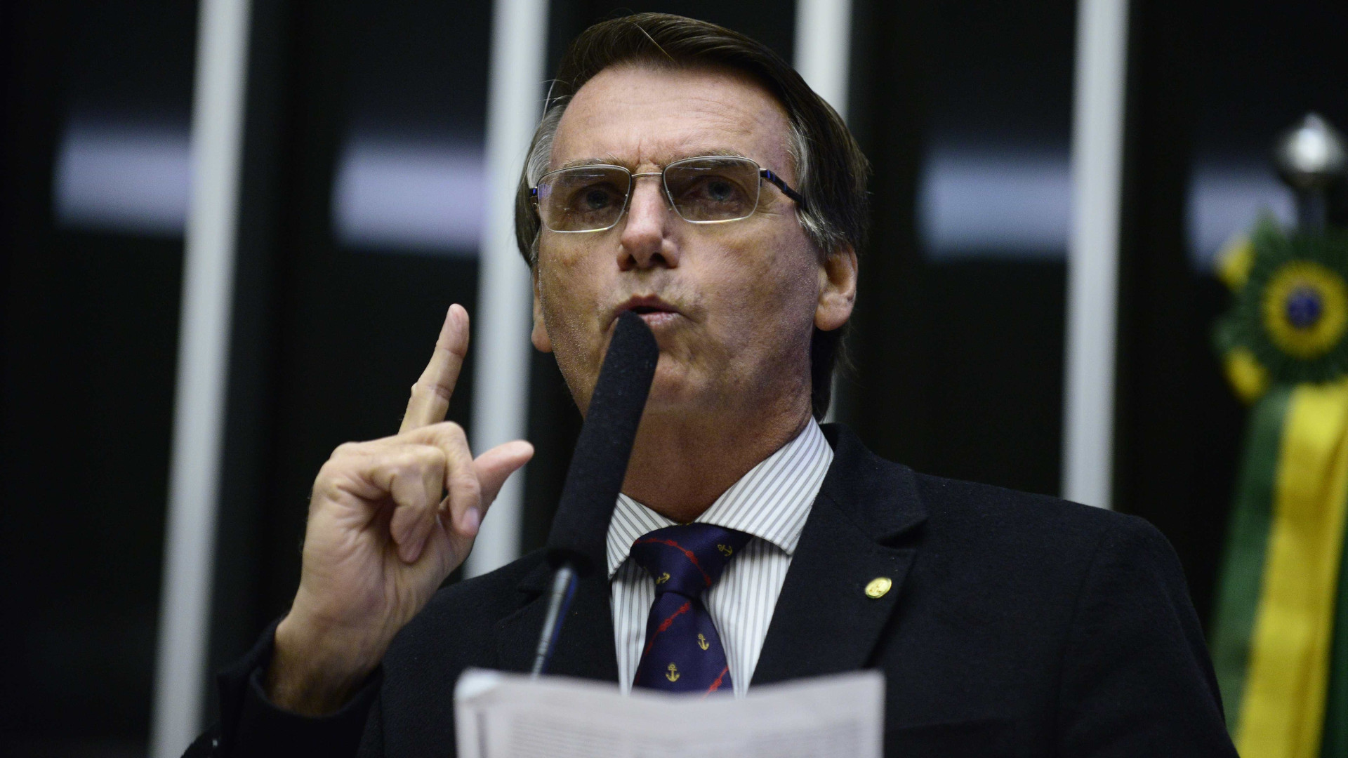 Bolsonaro diz que MEC estuda tirar dinheiro de áreas de humanas