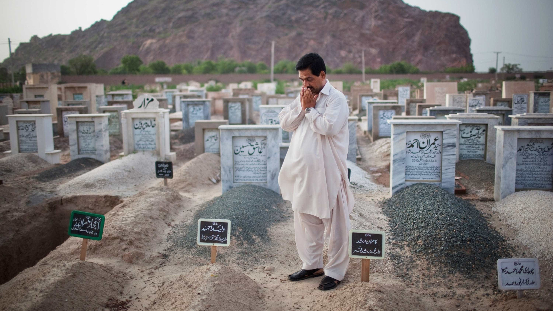 Pelo menos 16 pessoas morrem em desabamento de mina no Paquistão