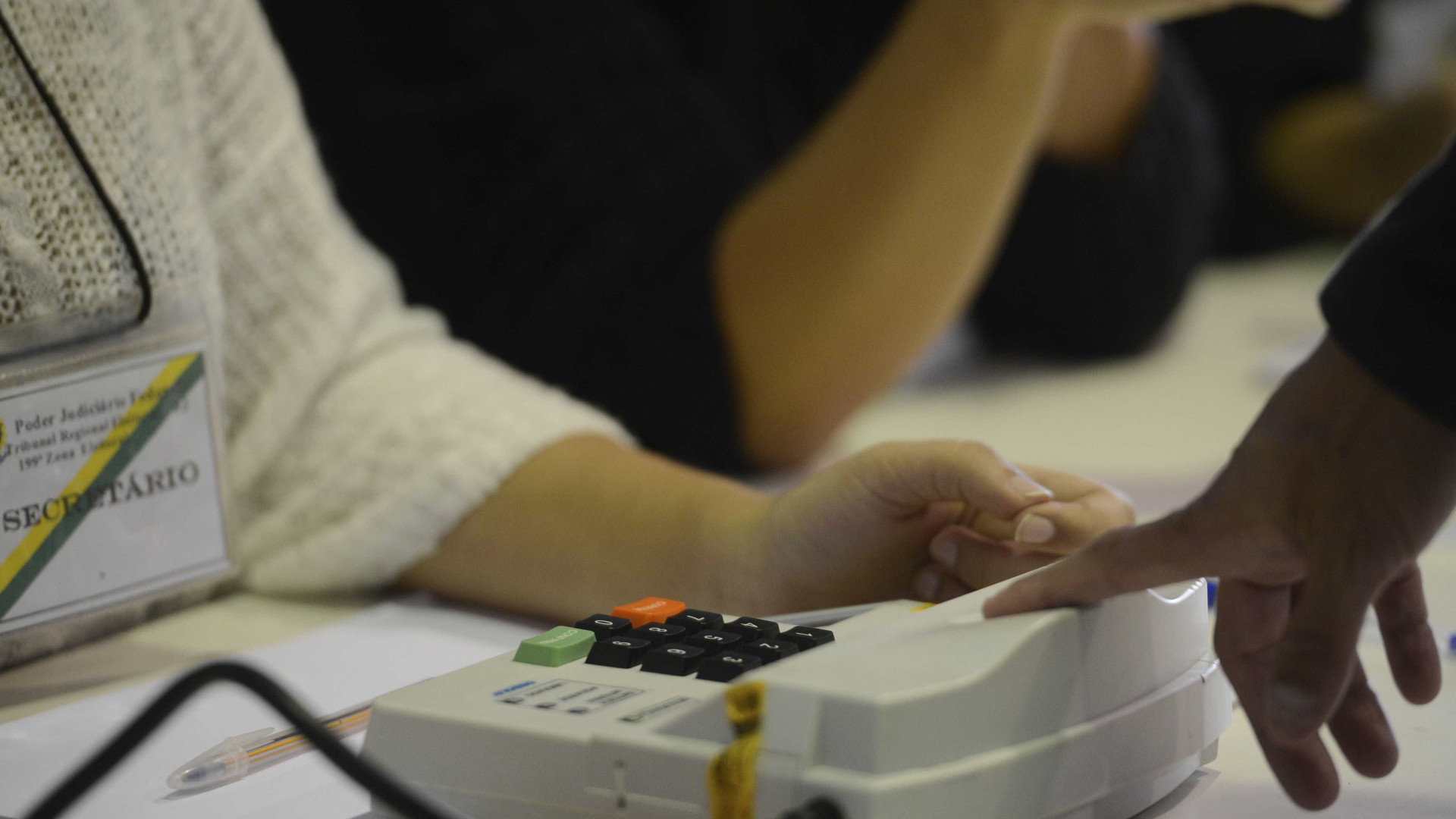 TRE-RJ faz campanha para concluir biometria de 4 milhões de eleitores