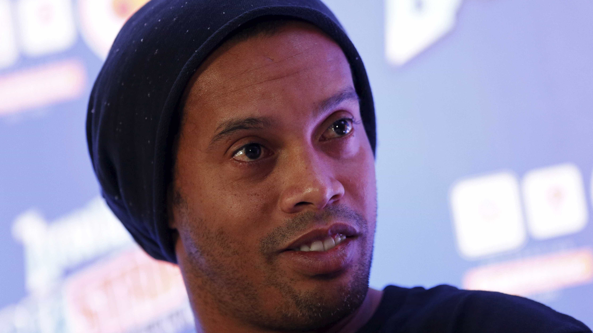 Ex-jogador Ronaldinho Gaúcho é detido no Paraguai