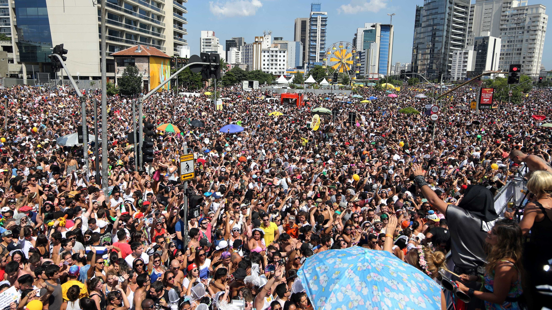 Pré-carnaval leva 3,95 milhões de foliões aos blocos de rua de SP