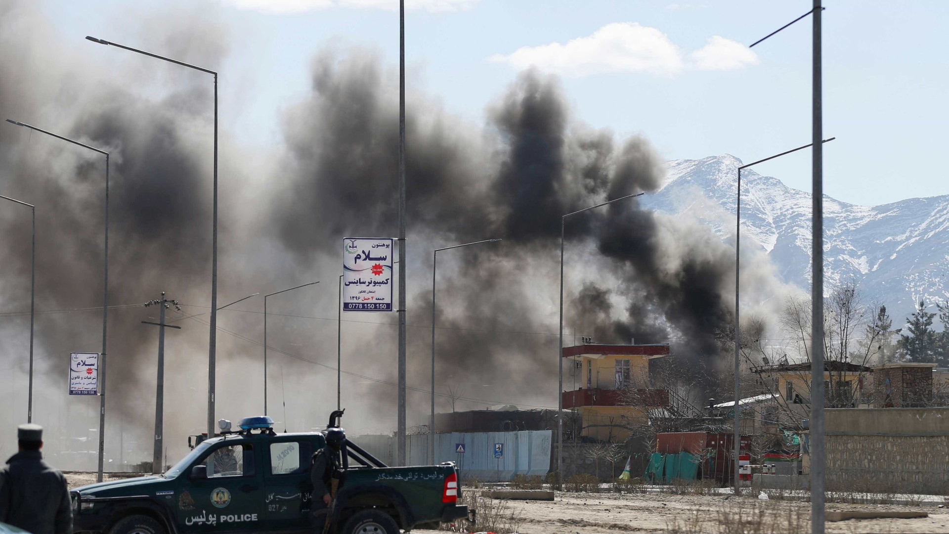 Explosão no Afeganistão deixa ao menos 40 mortos