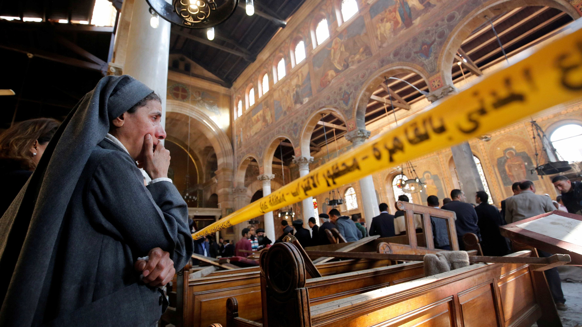Vídeo registra momento de pânico em explosão de igreja no Egito