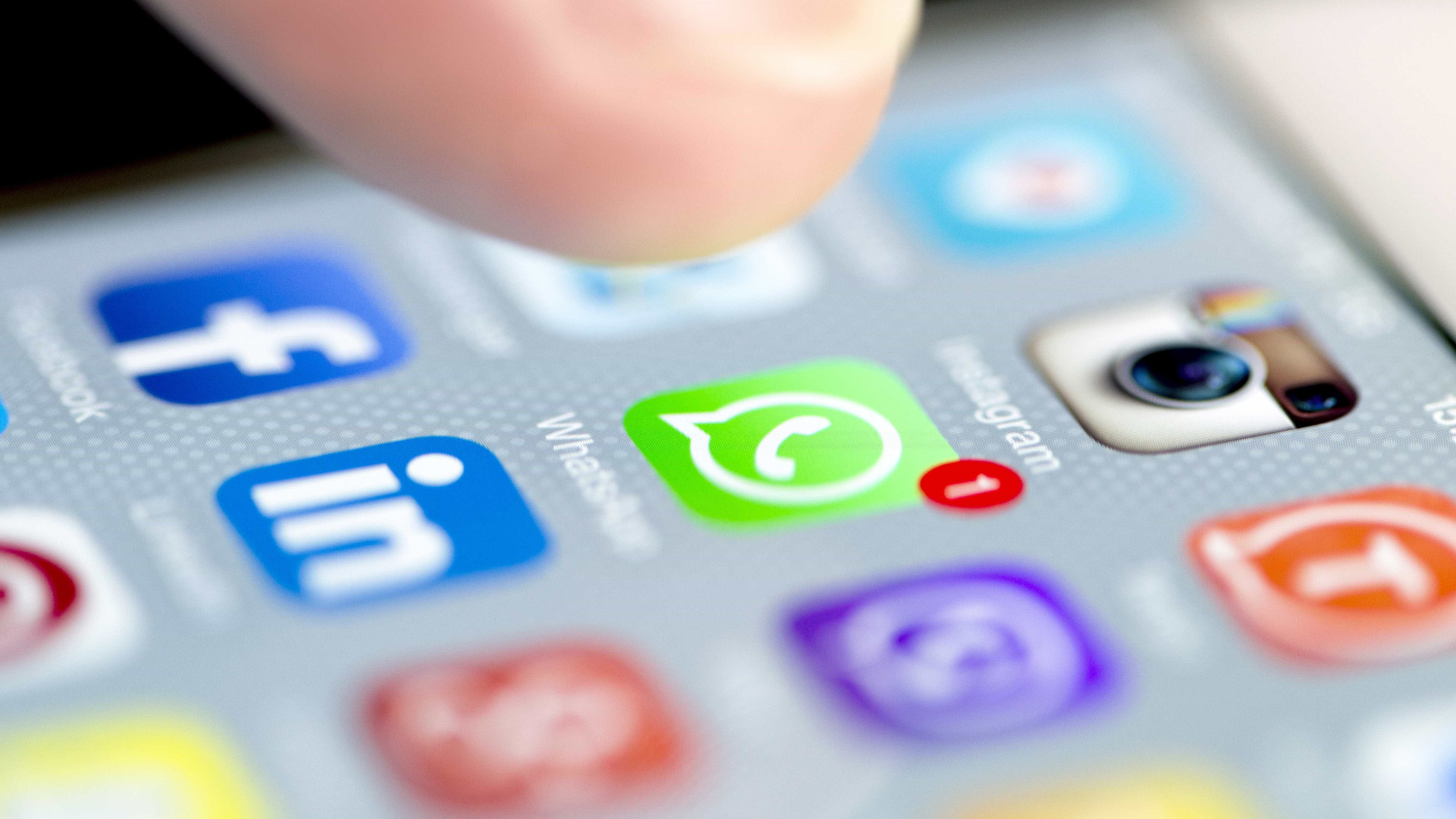 WhatsApp muda regras de reencaminhamento de mensagens