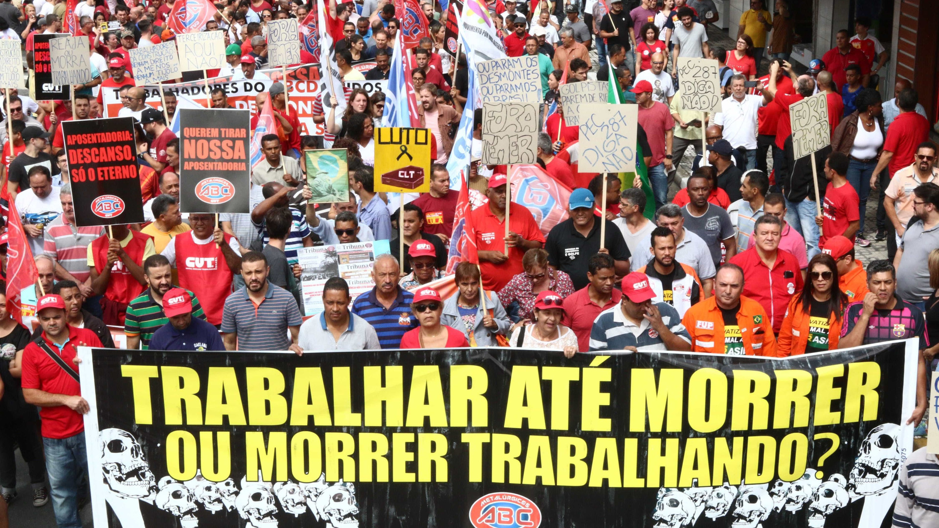 Centrais sindicais anunciam marcha 
a Brasília contra reformas