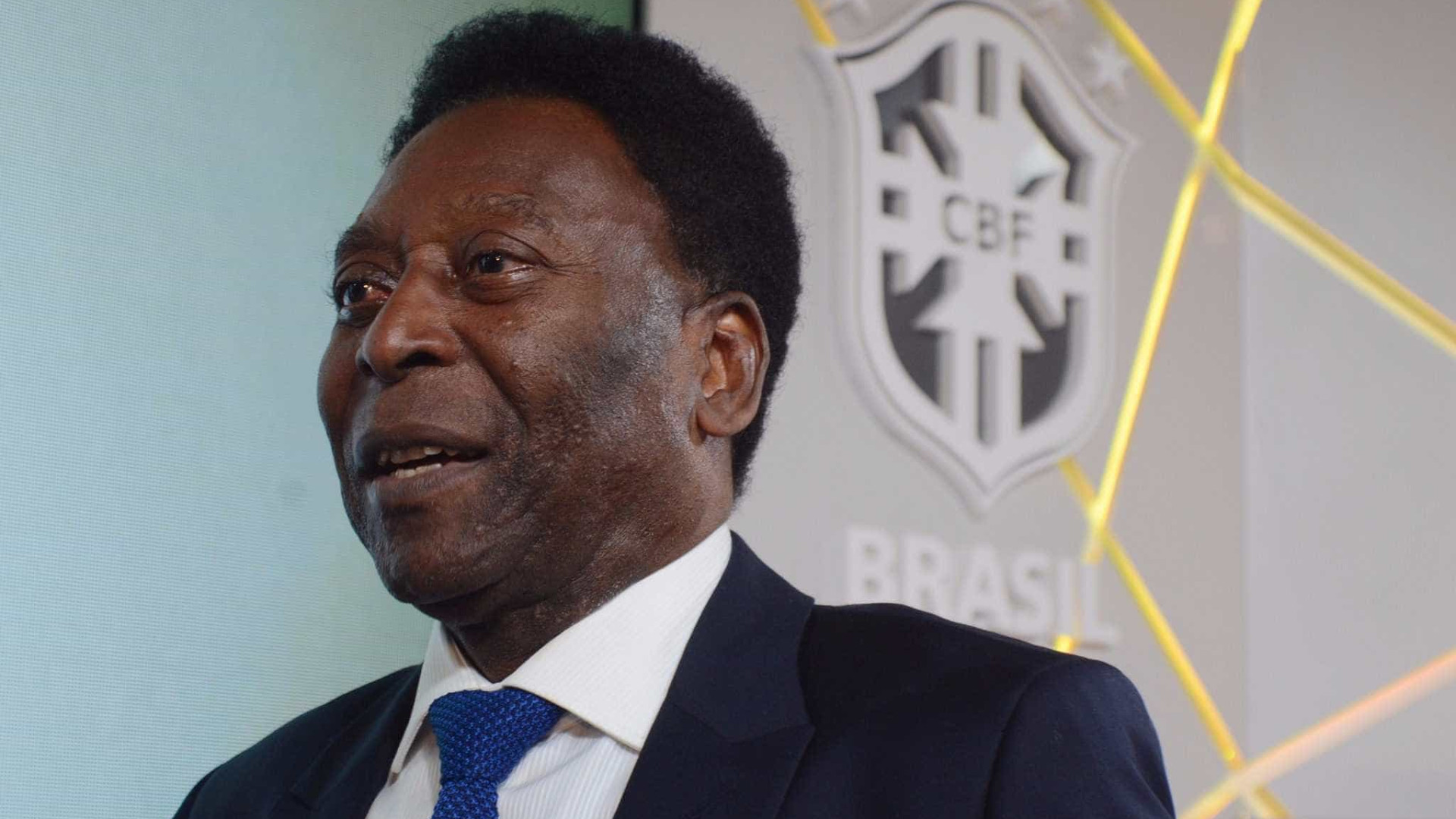 Confira 10 momentos marcantes de Pelé pela seleção e pelo Santos