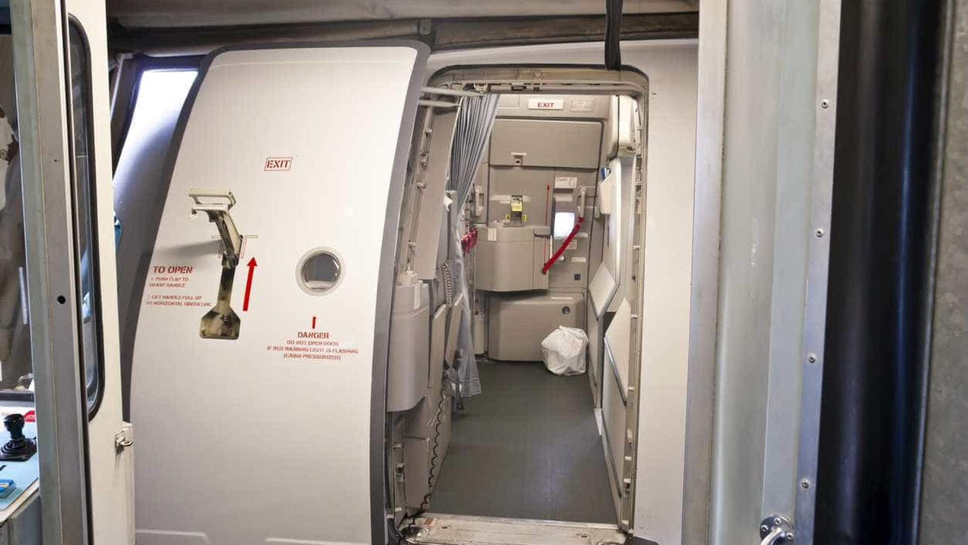 'O Sequestro do Voo 375' reconstrói rapto de avião com medo de tomar lado
