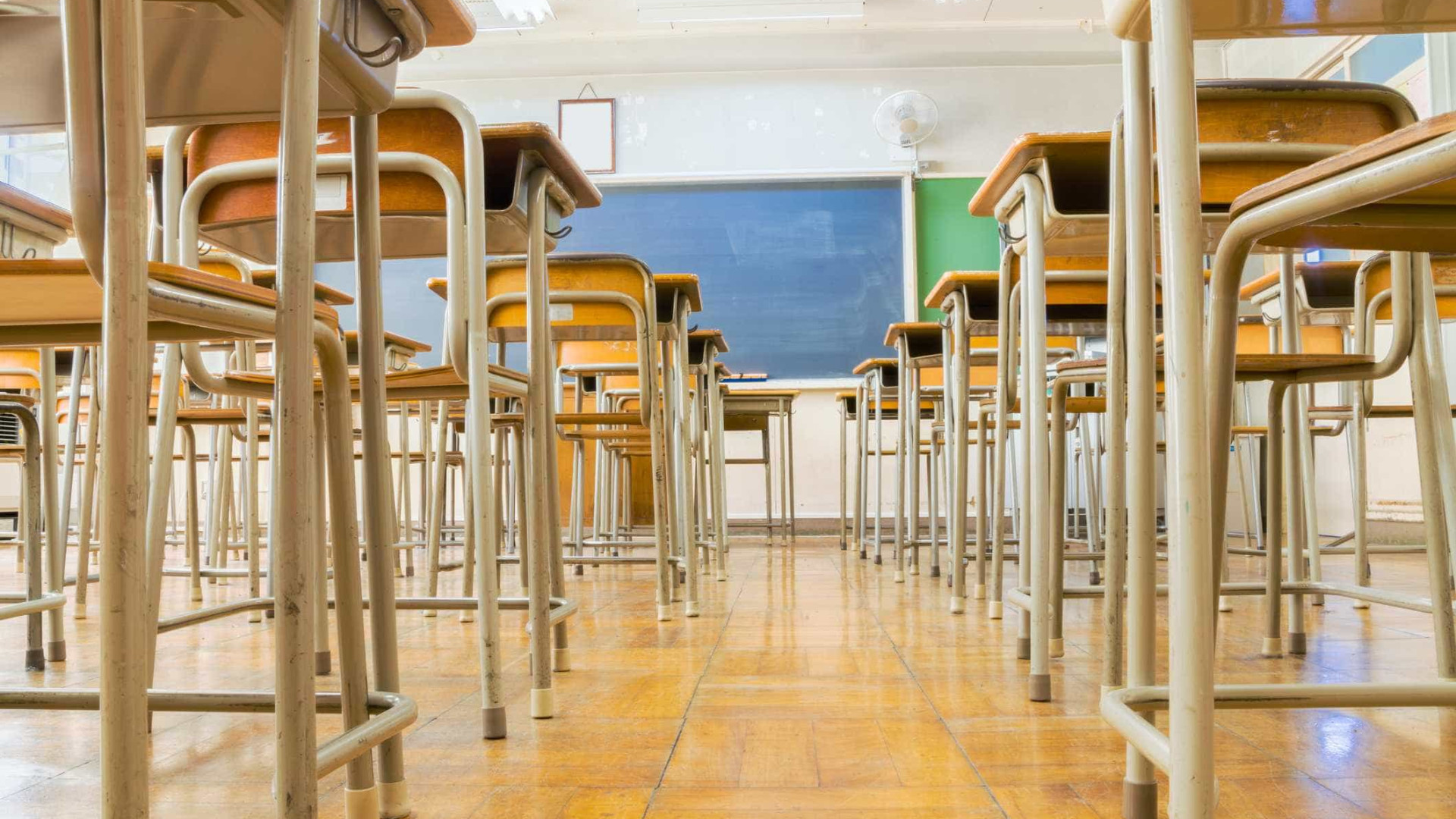 Em 10 anos, escolas estaduais do país perderam um terço dos professores efetivos