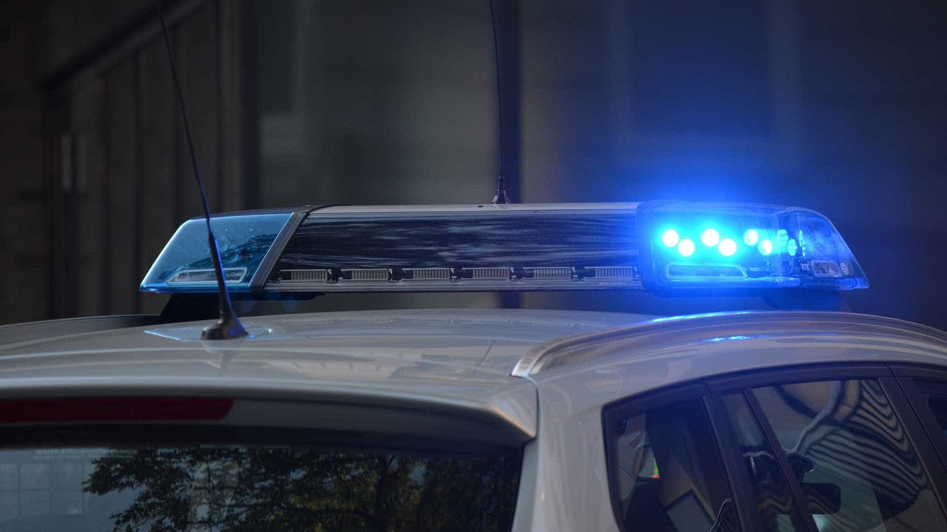 Acidente com carro roubado deixa 5 mortos em Long Island (EUA)