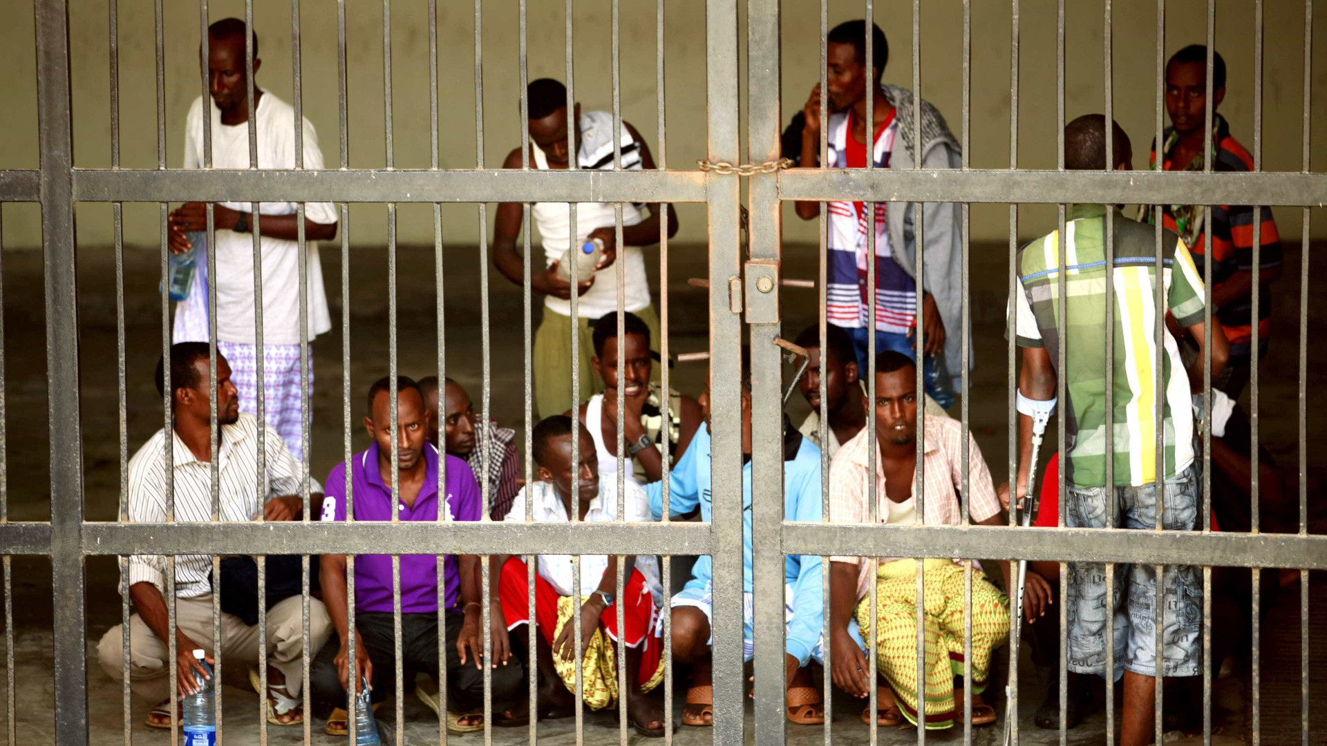 Somaliano é preso ao pedir asilo na Itália por ser pirata