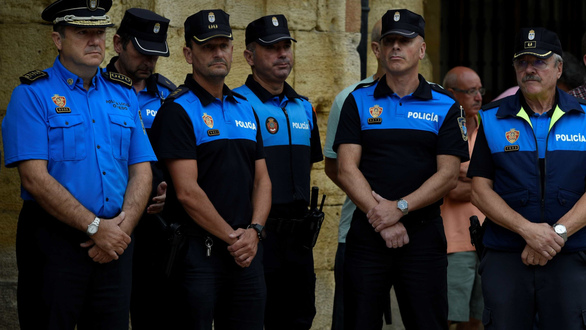 Polícia: motorista de van que matou 13 em Barcelona segue foragido