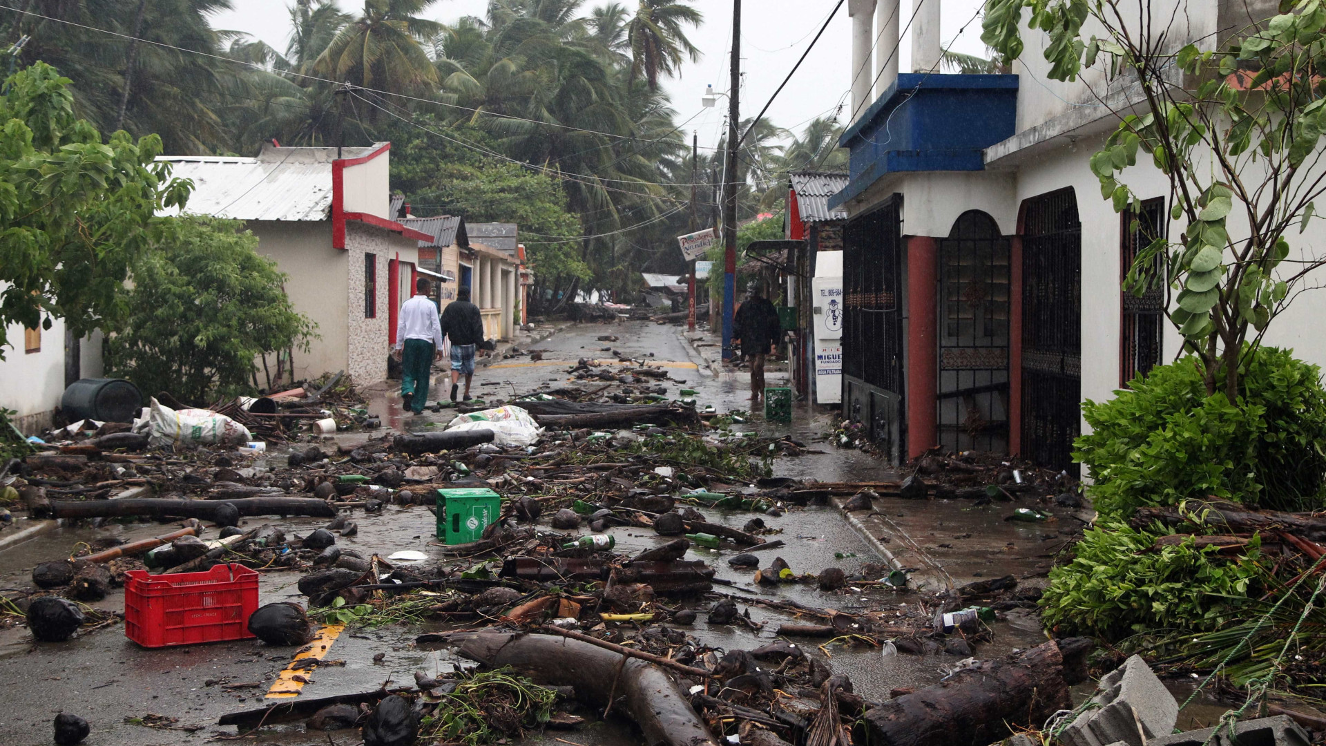 Fotos mostram rastro de destruição deixado pelo furacão Irma no Caribe