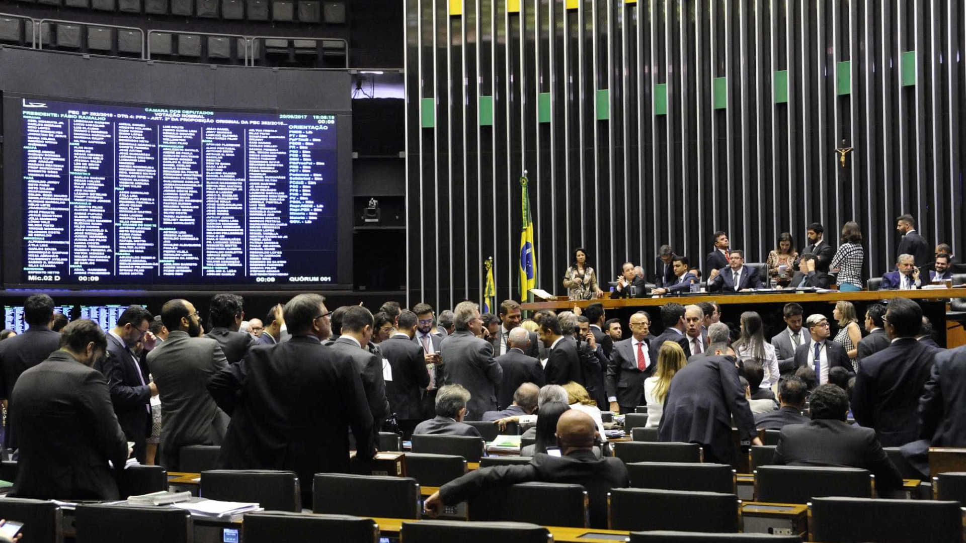 Contra Bolsonaro, Centrão prevê resgatar reforma de Temer