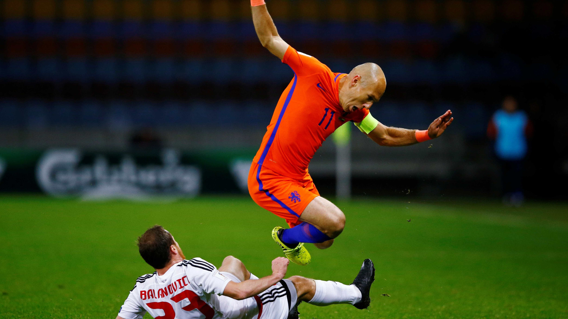 Robben diz não acreditar na classificação da Holanda para a Copa