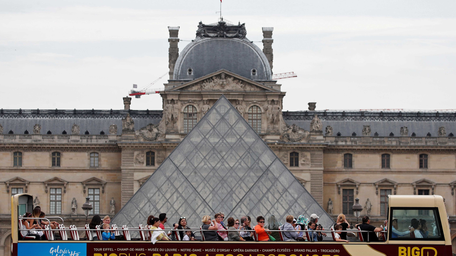 Museu do Louvre reabre no dia 6 de julho com novas regras de segurança