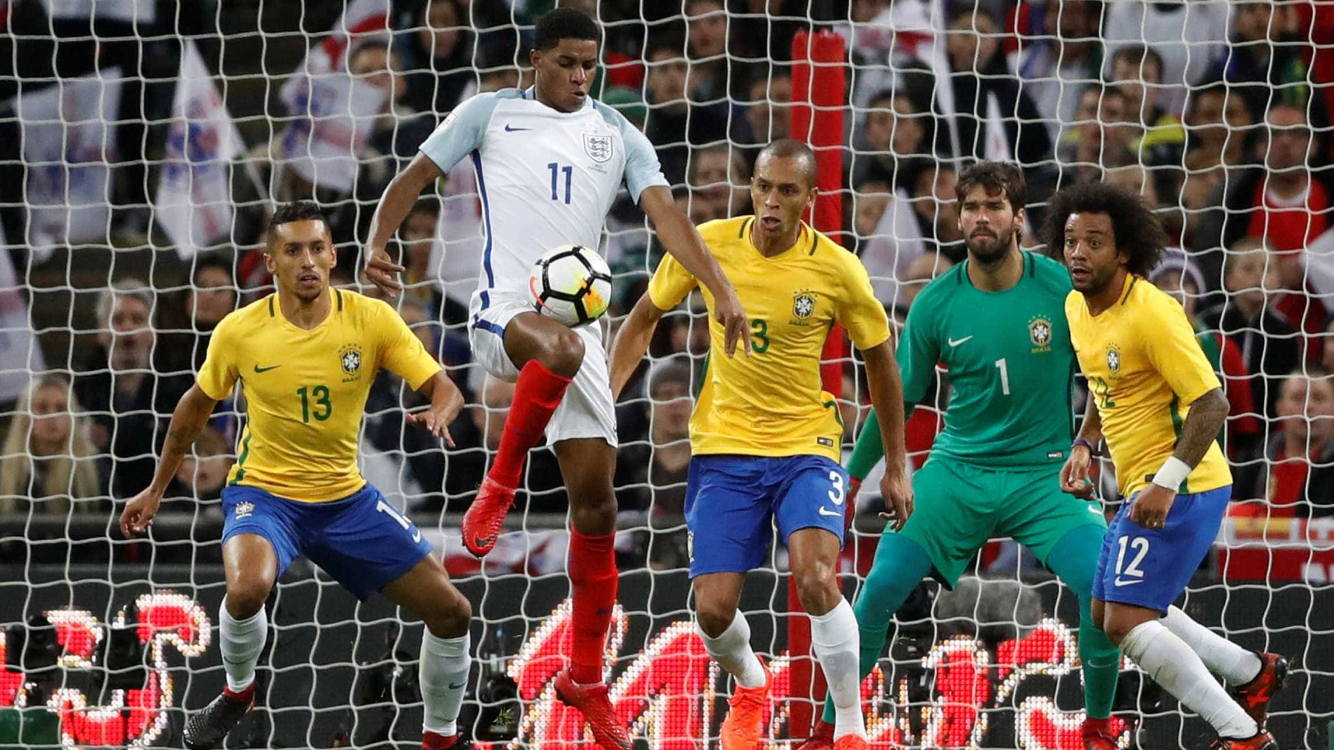 Brasil empata com Inglaterra em jogo morno no estádio de Wembley