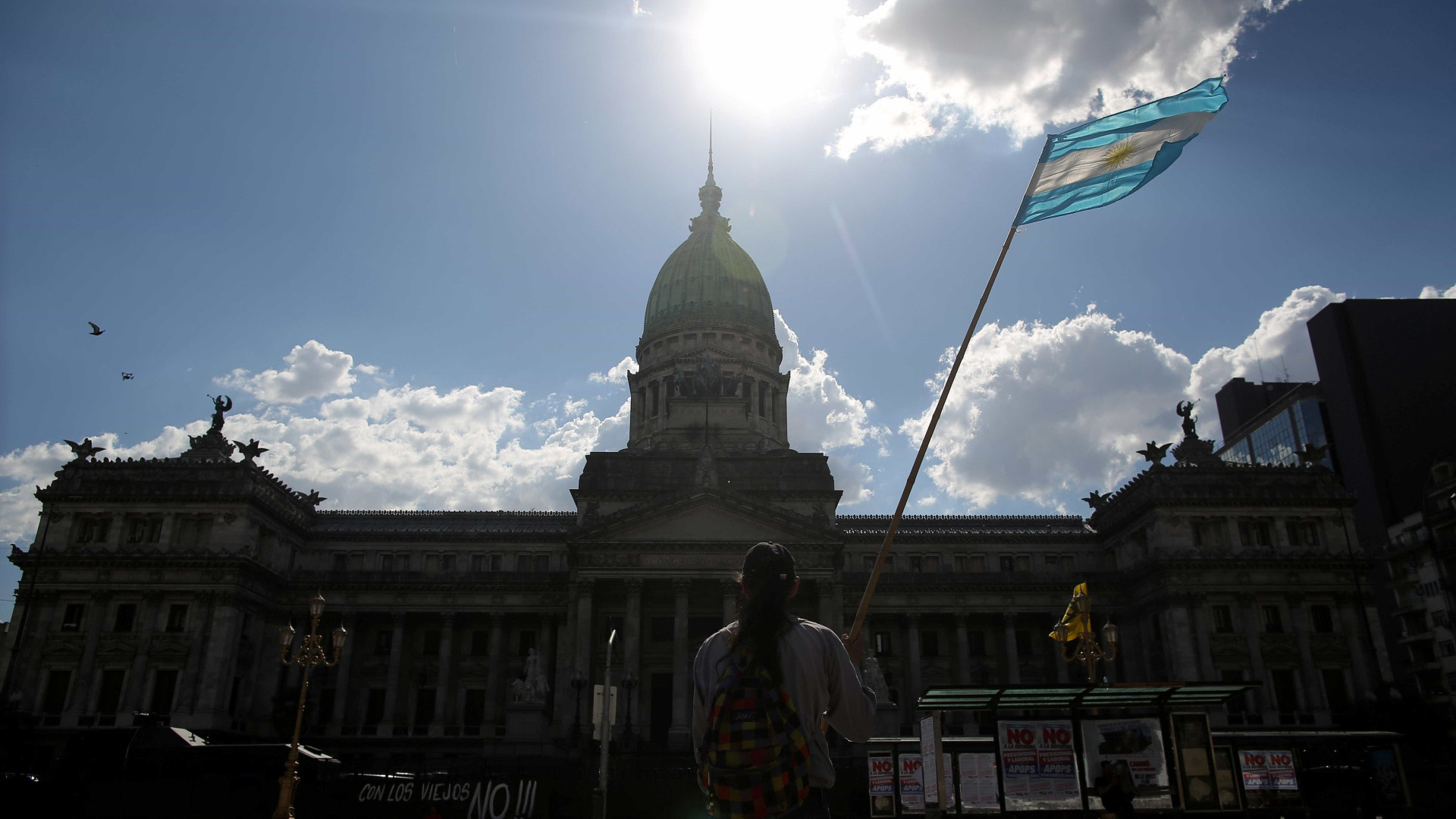 Em meio a greve geral, Argentina retoma debate sobre nova Previdência