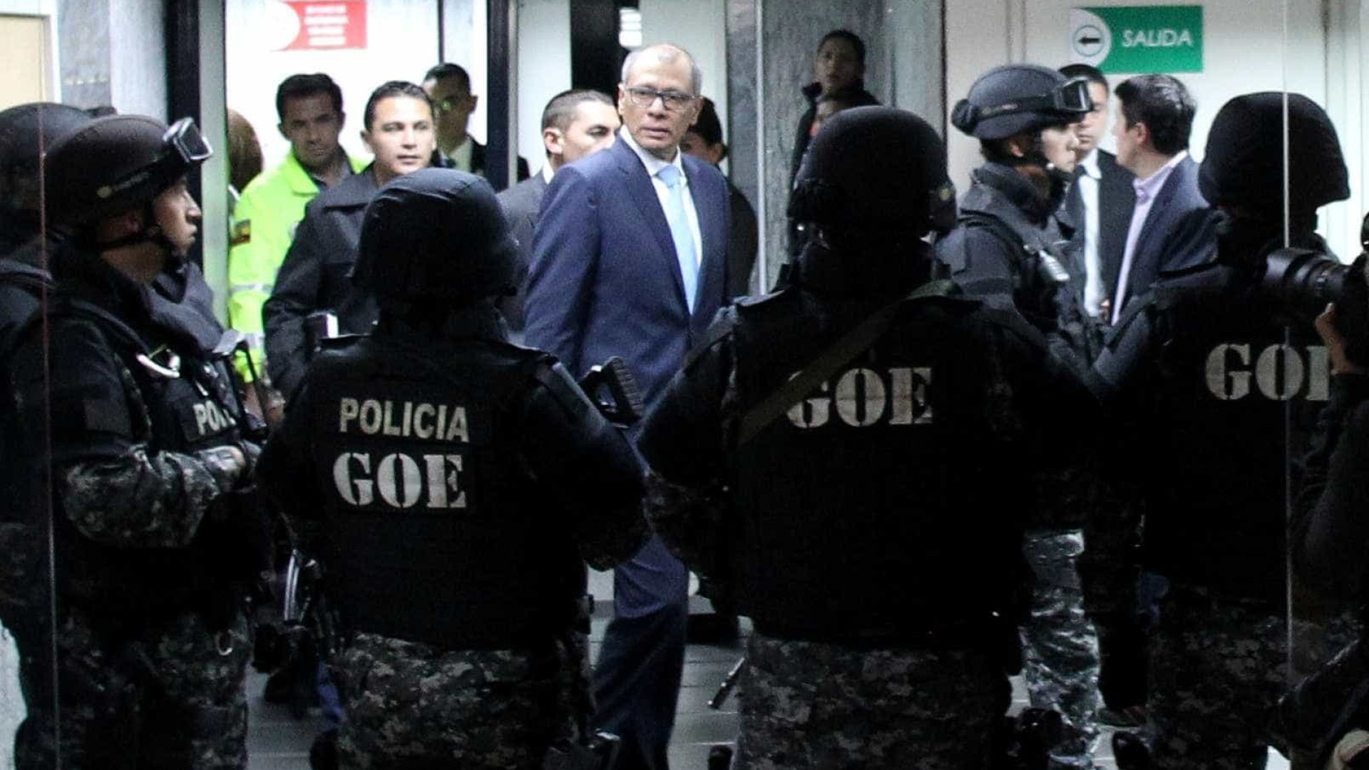 Presidente afasta em definitivo vice do Equador preso no caso Odebrecht
