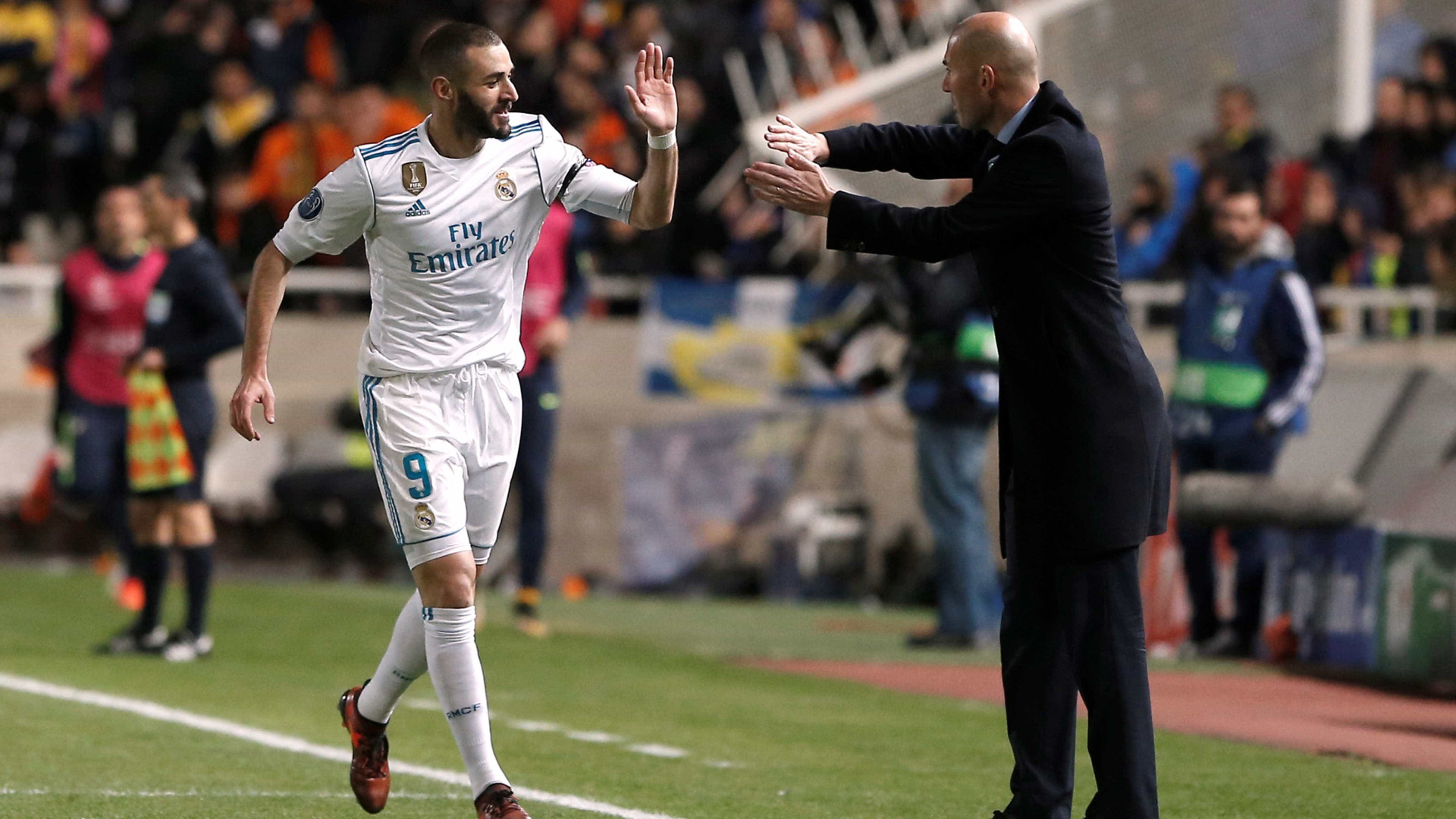 Real já tem substitutos para Zidane e Benzema, diz TV