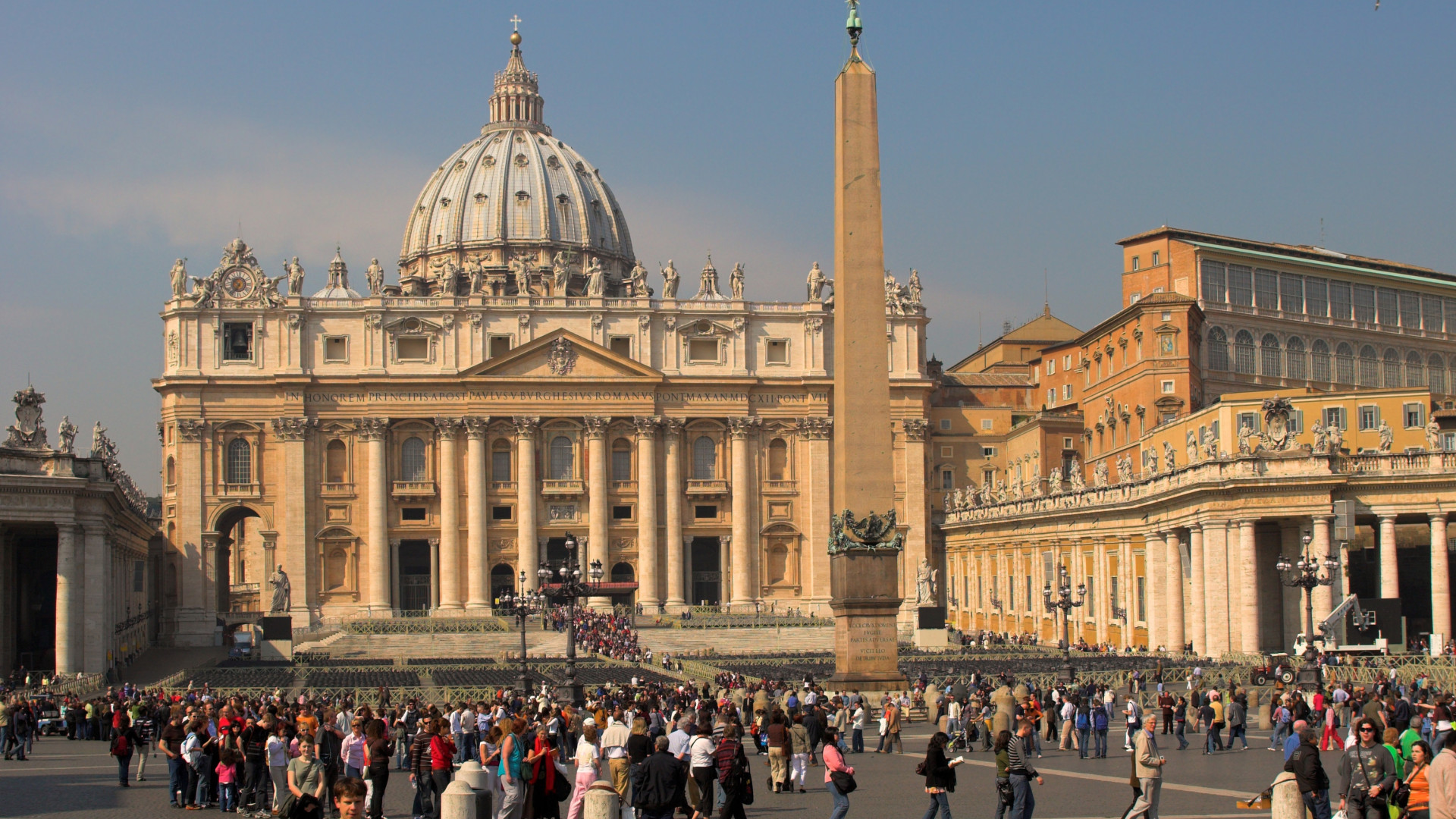Padre de dentro do Vaticano renuncia por abuso sexual