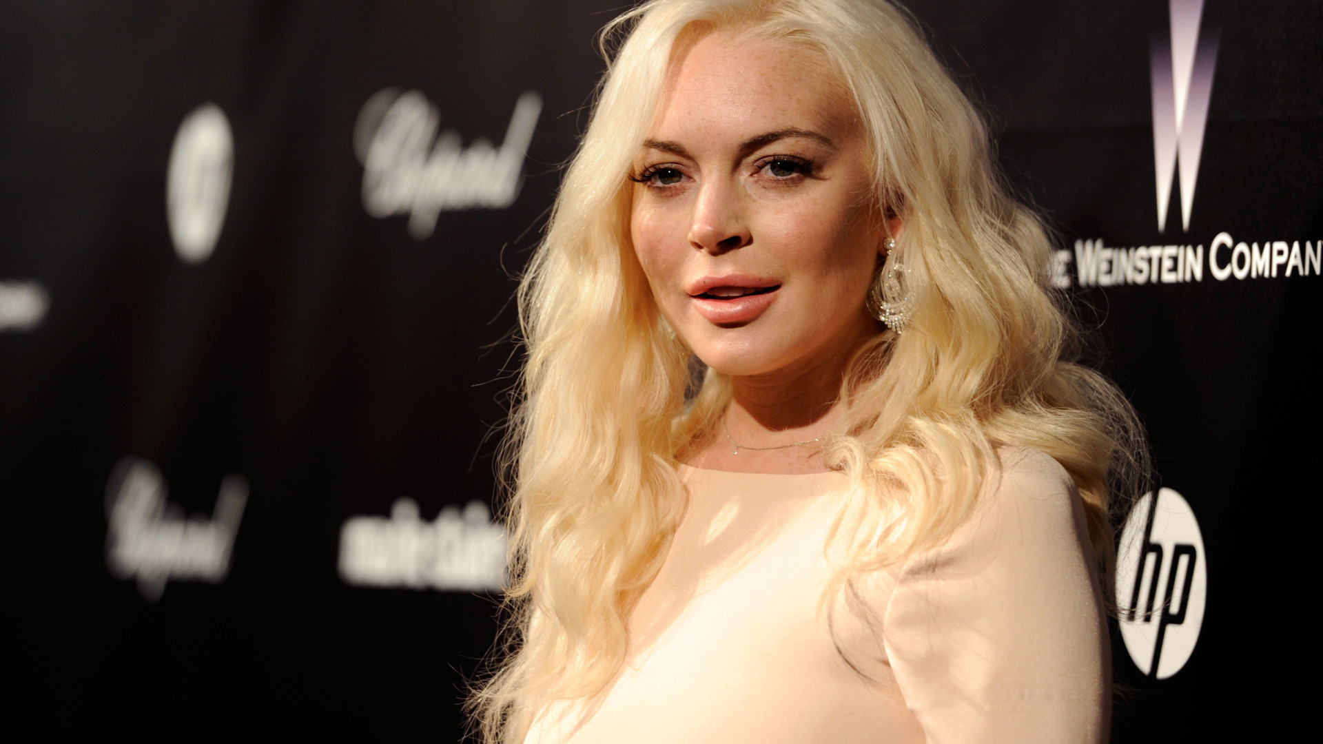 Lindsay Lohan anuncia noivado com executivo: 'Meu futuro'