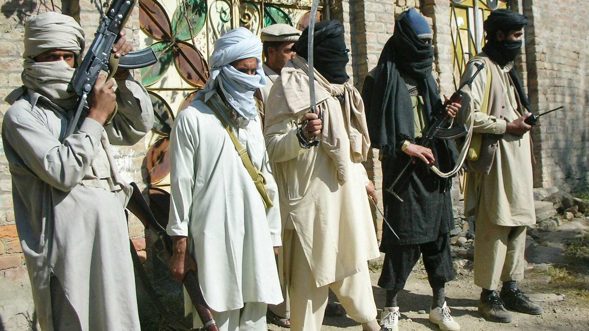 EUA oferecem recompensa de US$ 5 mi por líder talibã paquistanês