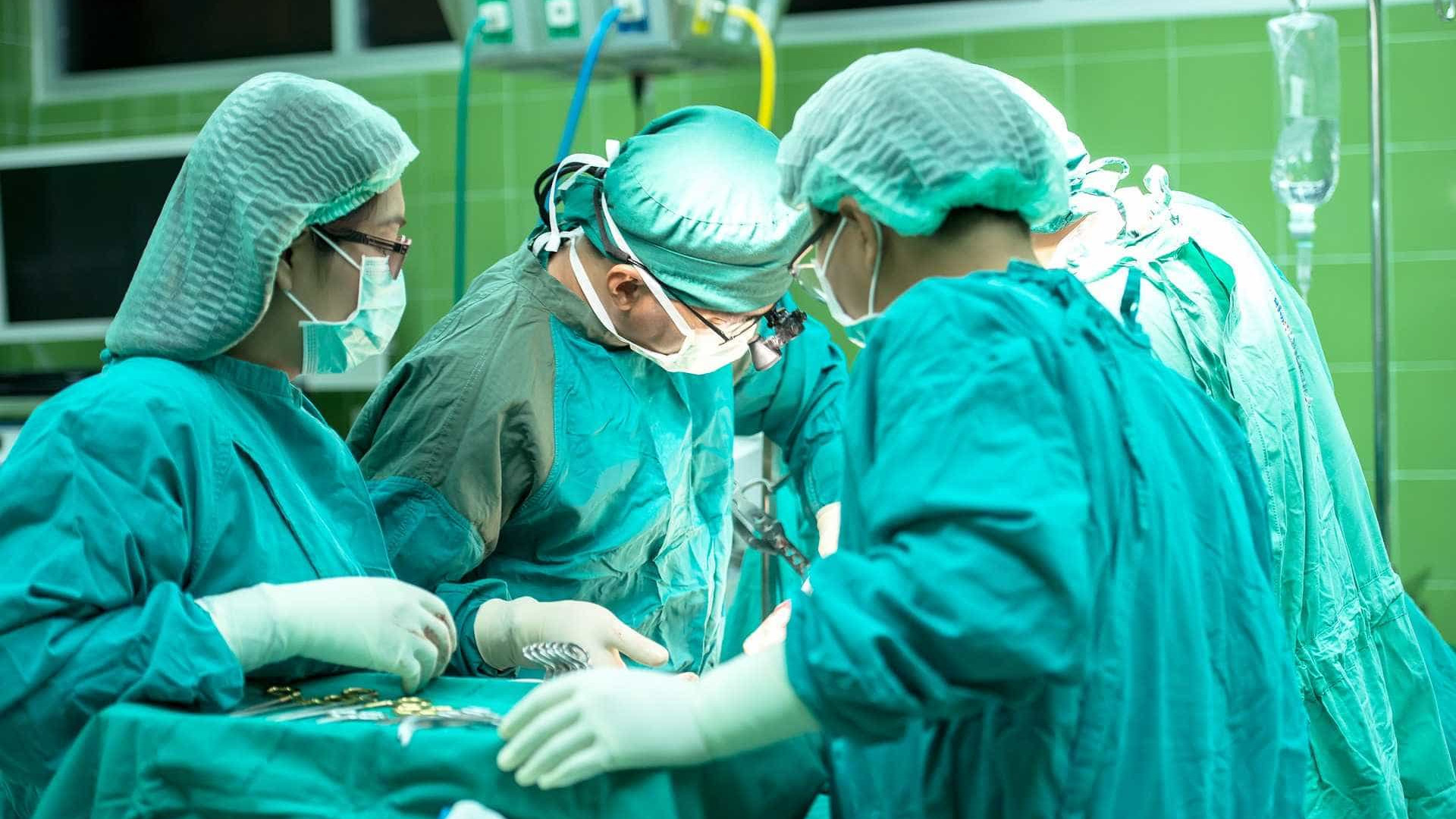 Hospital líder deixa de fazer 25% de cirurgias por falta de exames